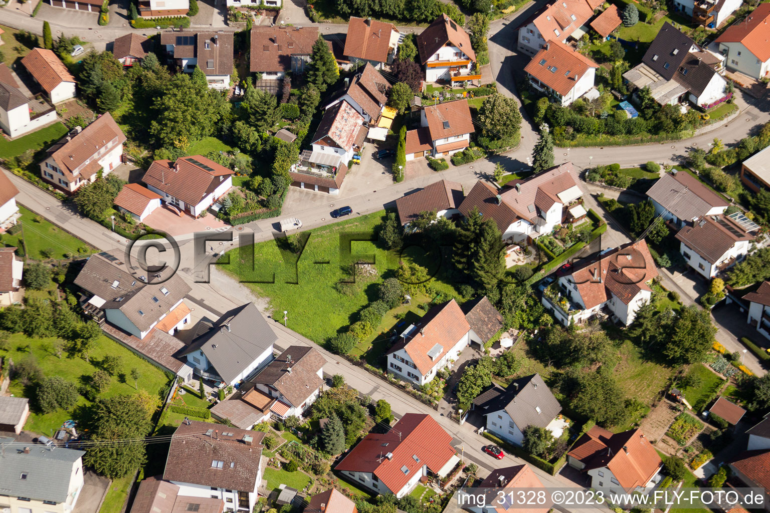 Luftaufnahme von Varnhalt, Gartenstr im Ortsteil Gallenbach in Baden-Baden im Bundesland Baden-Württemberg, Deutschland