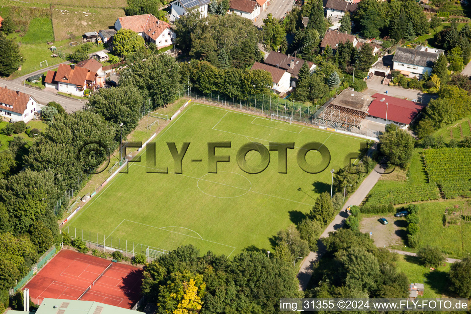 Drohnenaufname von Südbadische Sportschule, FC Neuweier im Ortsteil Steinbach in Baden-Baden im Bundesland Baden-Württemberg, Deutschland