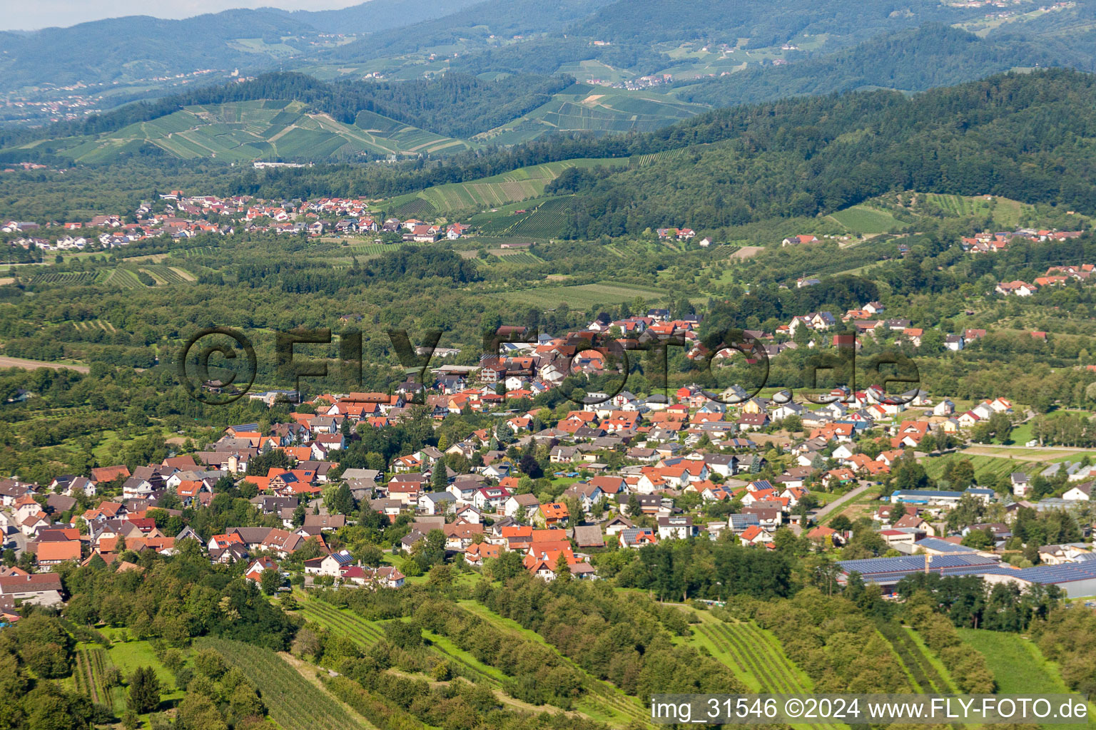 Luftbild von Ortsansicht der Straßen und Häuser der Wohngebiete im Ortsteil Ulm in Renchen im Bundesland Baden-Württemberg, Deutschland
