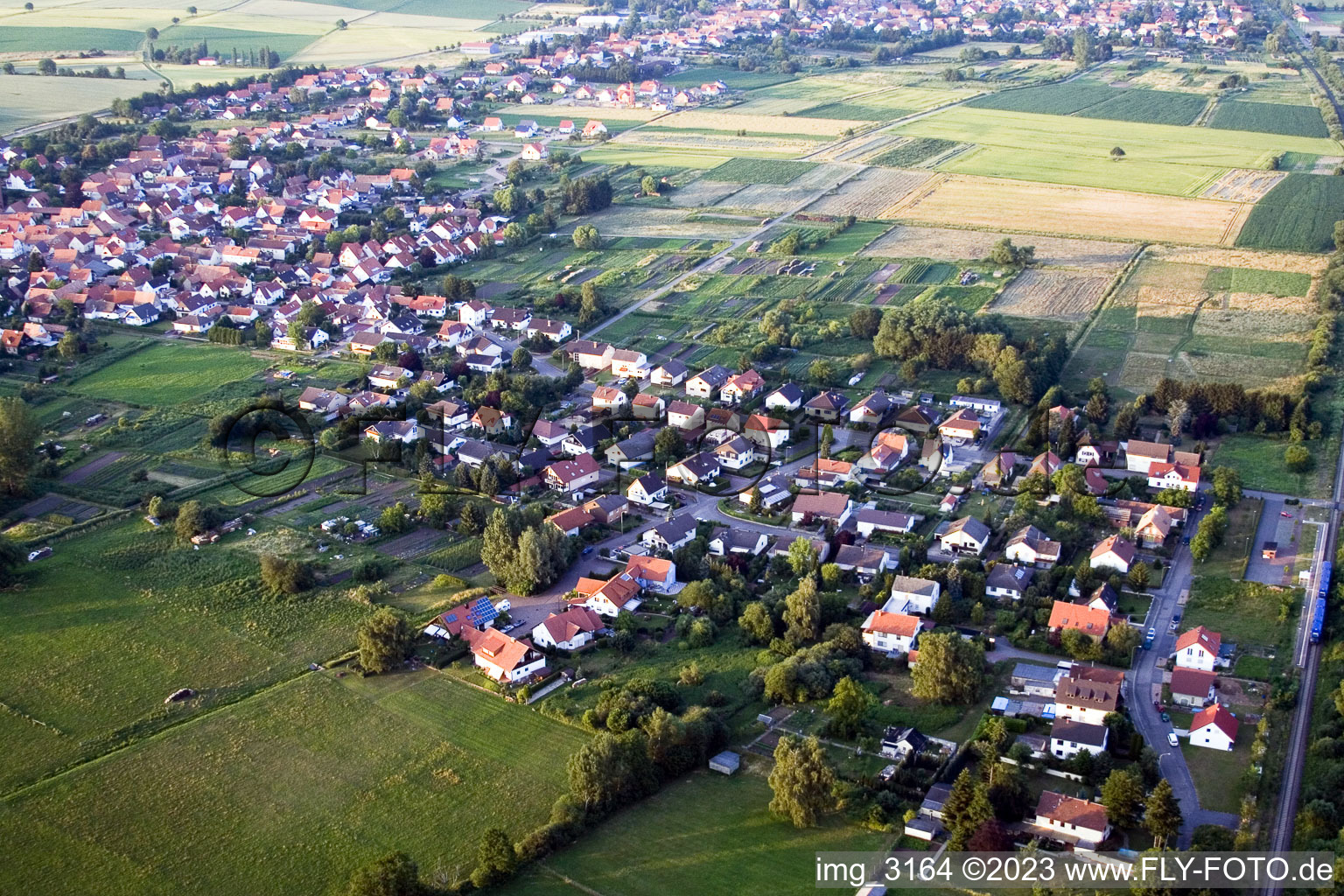 Kapsweyer im Bundesland Rheinland-Pfalz, Deutschland von der Drohne aus gesehen