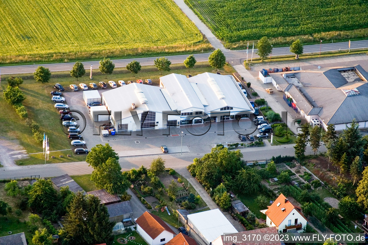 Steinfeld, im Bundesland Rheinland-Pfalz, Deutschland von der Drohne aus gesehen