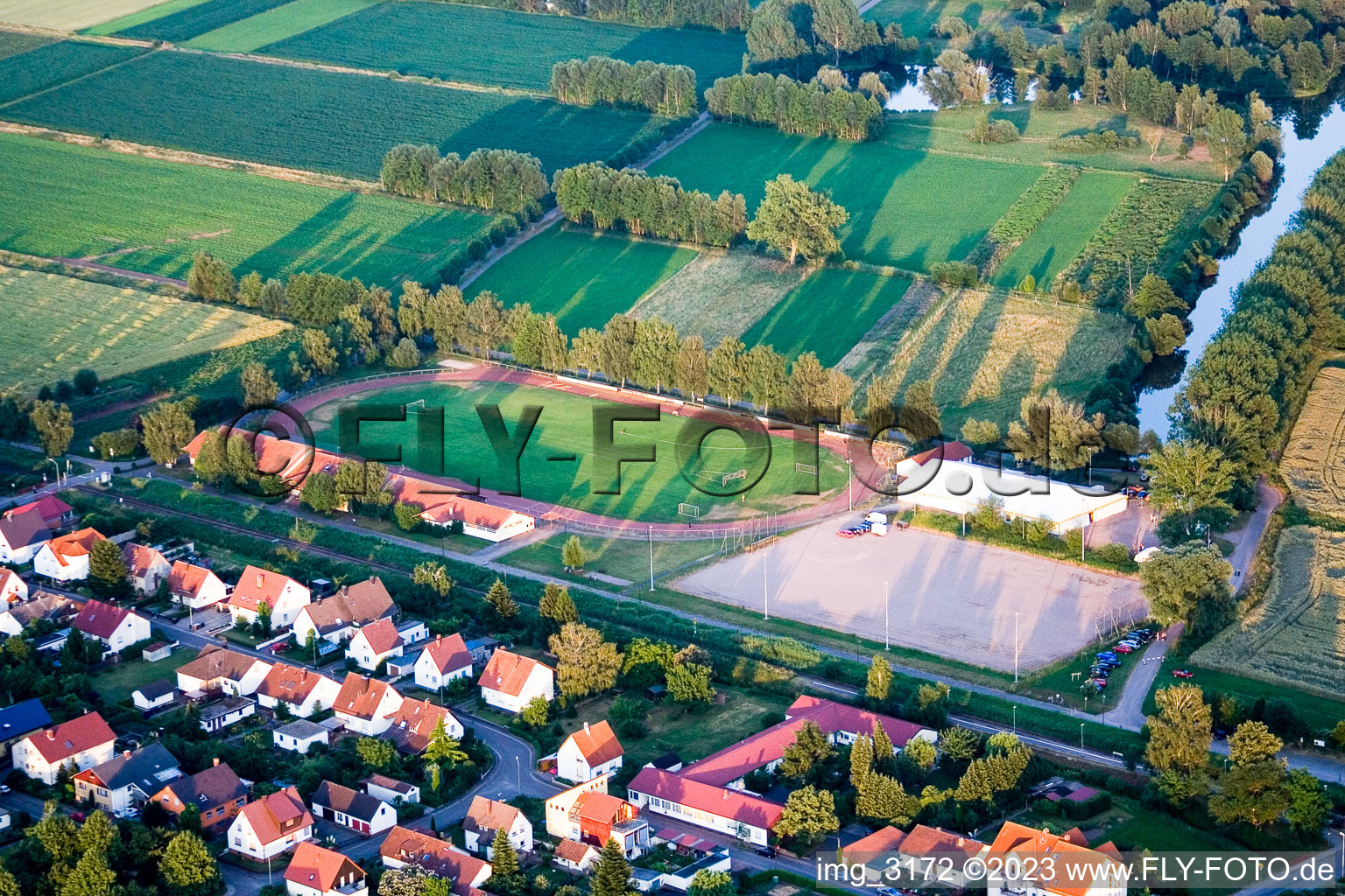 Luftbild von Steinfeld,Sportplatz im Bundesland Rheinland-Pfalz, Deutschland