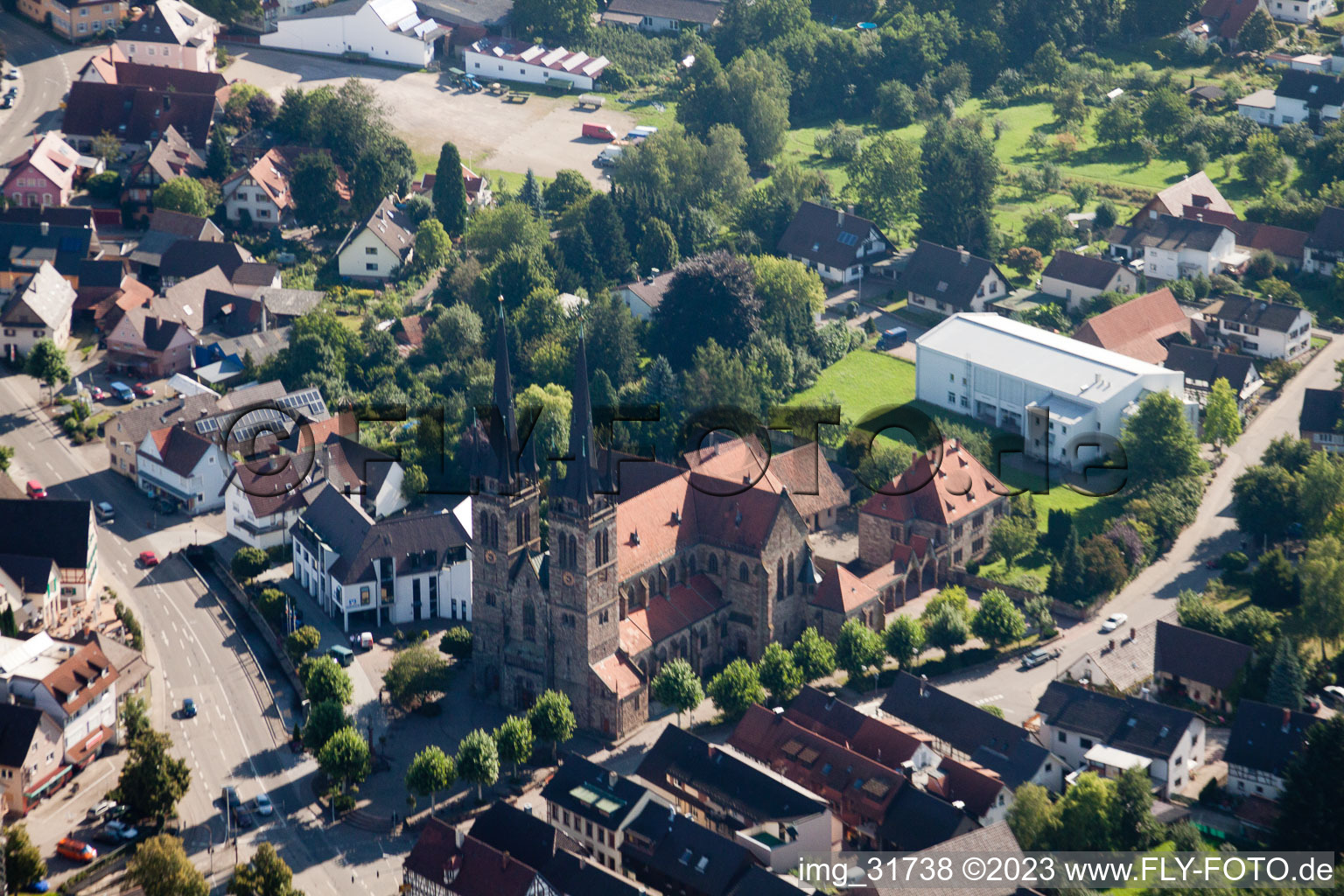 Luftbild von Ottersweier, Kirche Sankt Johannes im Bundesland Baden-Württemberg, Deutschland