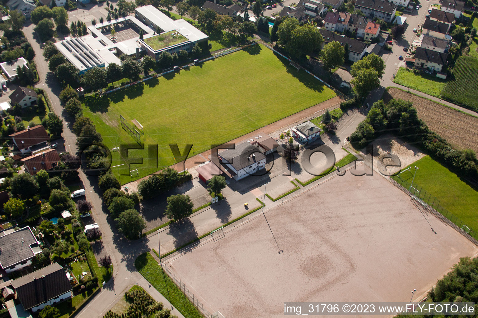 Schrägluftbild von Vimbuch, Fussballplatz in Bühl im Bundesland Baden-Württemberg, Deutschland