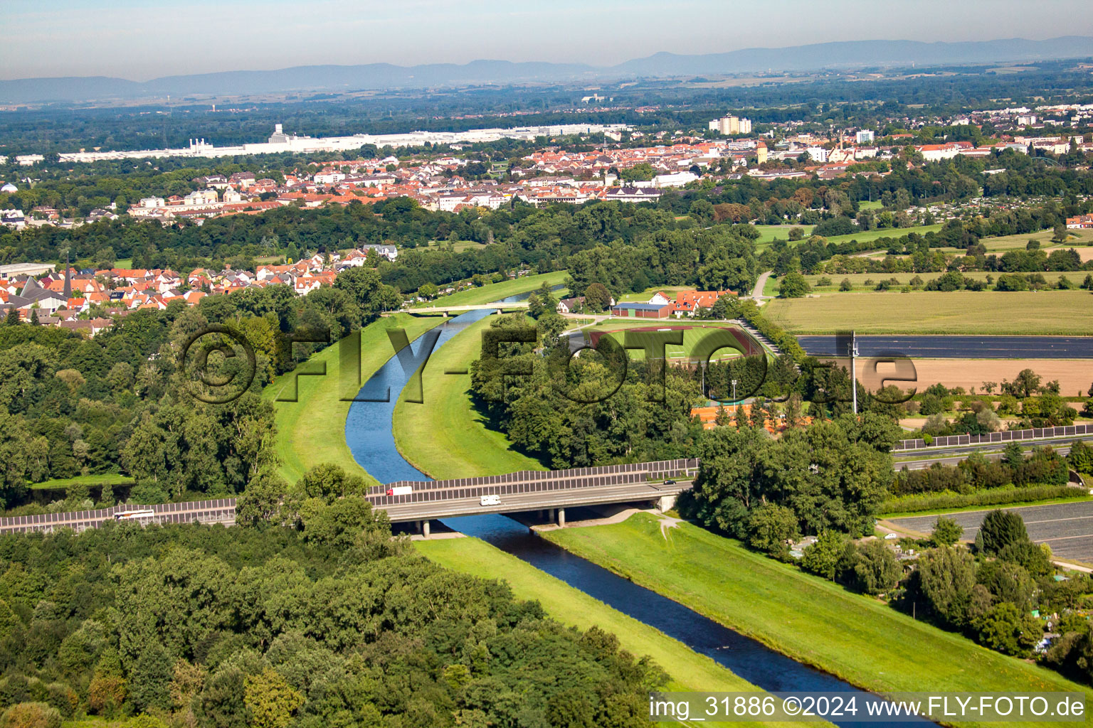 A5 Brücke über die Murg im Ortsteil Niederbühl in Rastatt im Bundesland Baden-Württemberg, Deutschland