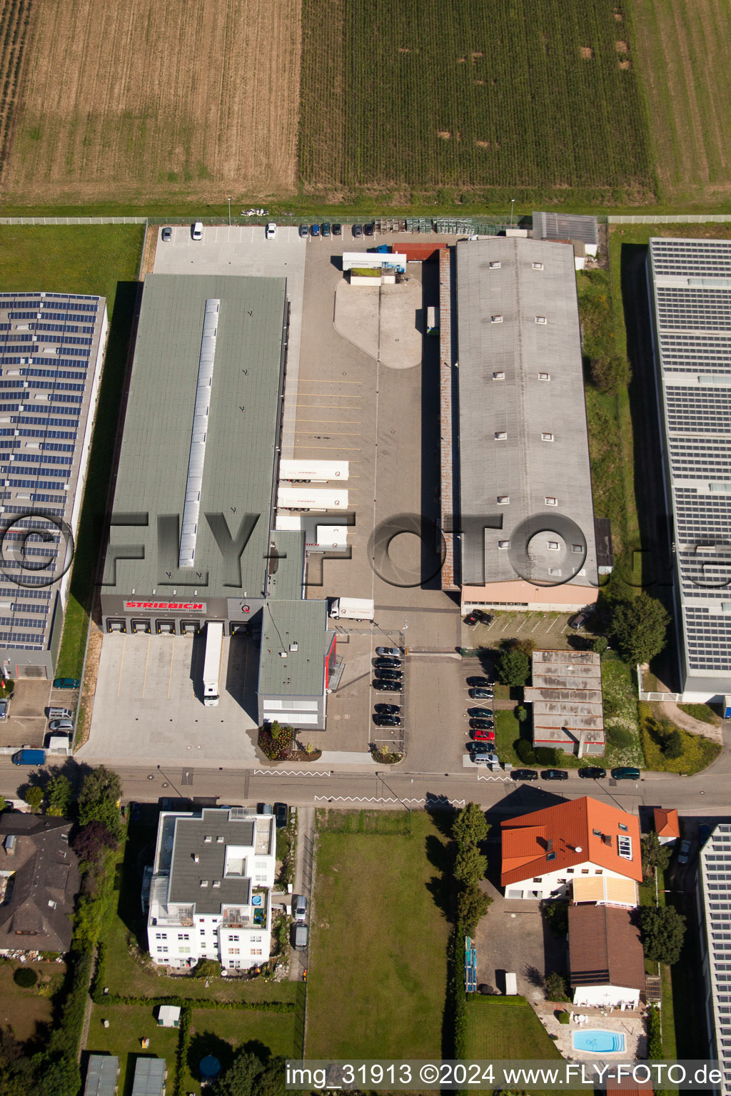 Luftbild von Muggensturm, Industriegebiet Schleifweg, Striebich-Logisitik im Bundesland Baden-Württemberg, Deutschland