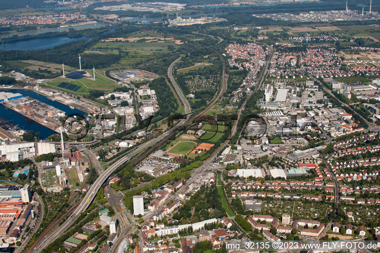 Luftbild von Knielingen von Osten in Karlsruhe im Bundesland Baden-Württemberg, Deutschland