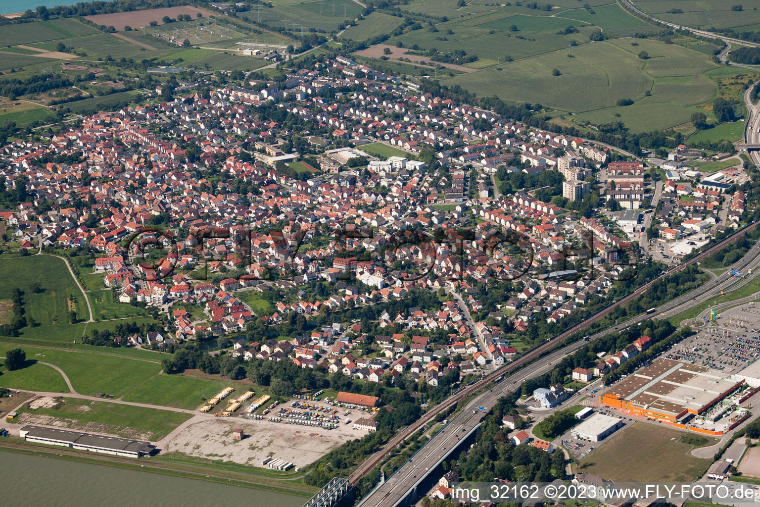 Luftbild von Maximiliansau von Nordosten in Wörth am Rhein im Bundesland Rheinland-Pfalz, Deutschland