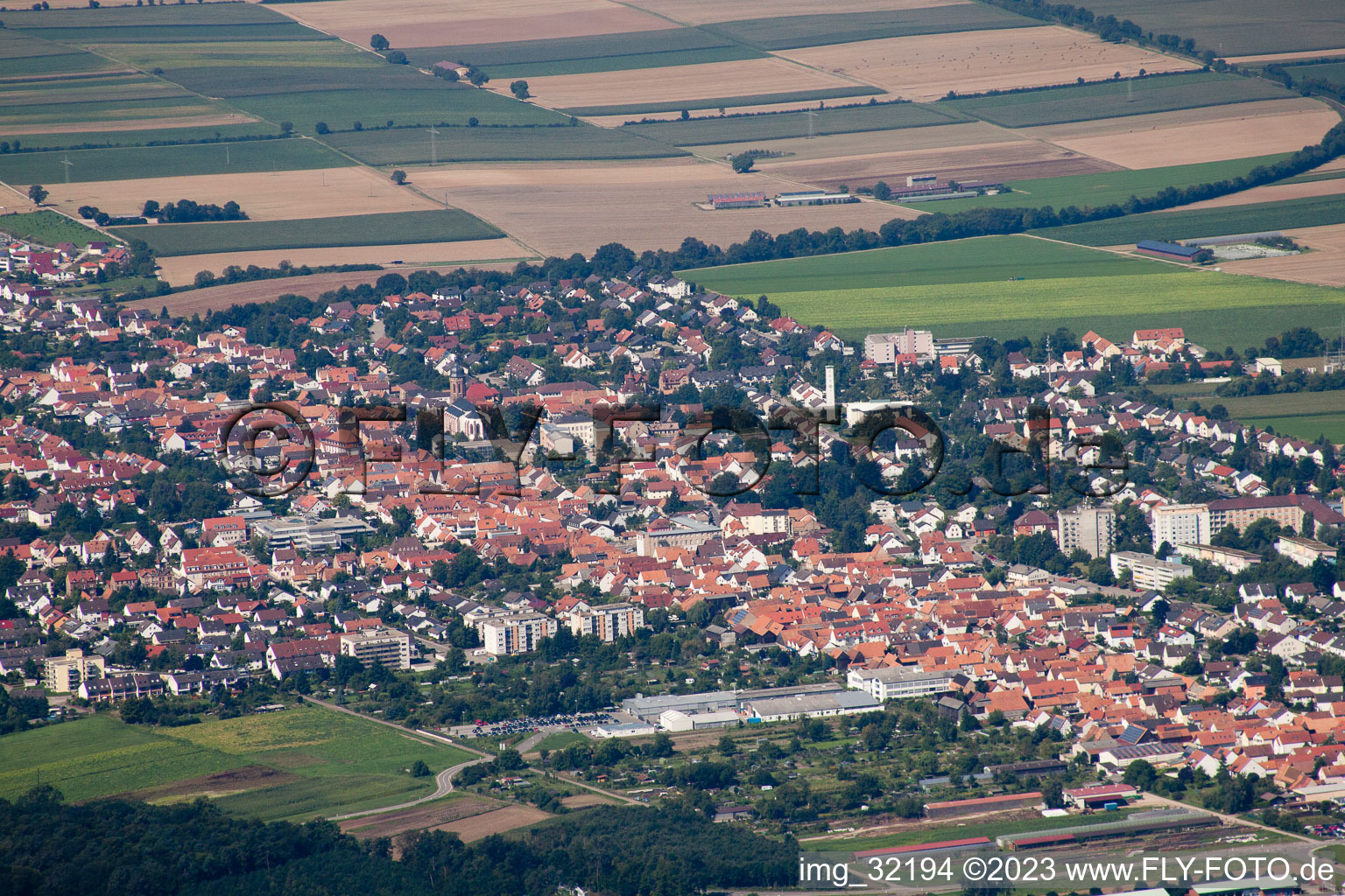 Kandel von Südosten im Bundesland Rheinland-Pfalz, Deutschland aus der Drohnenperspektive