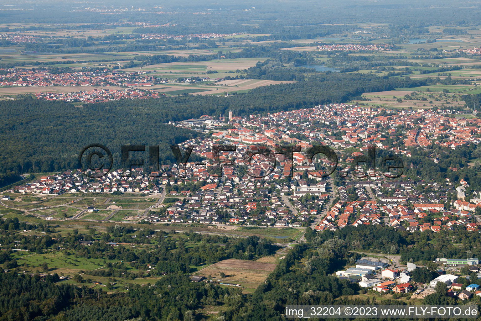 Luftaufnahme von Wörth am Rhein von Norden im Bundesland Rheinland-Pfalz, Deutschland