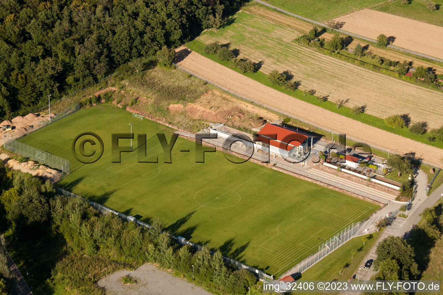 Auerbach, Pneuhage Stadion in Karlsbad im Bundesland Baden-Württemberg, Deutschland aus der Luft