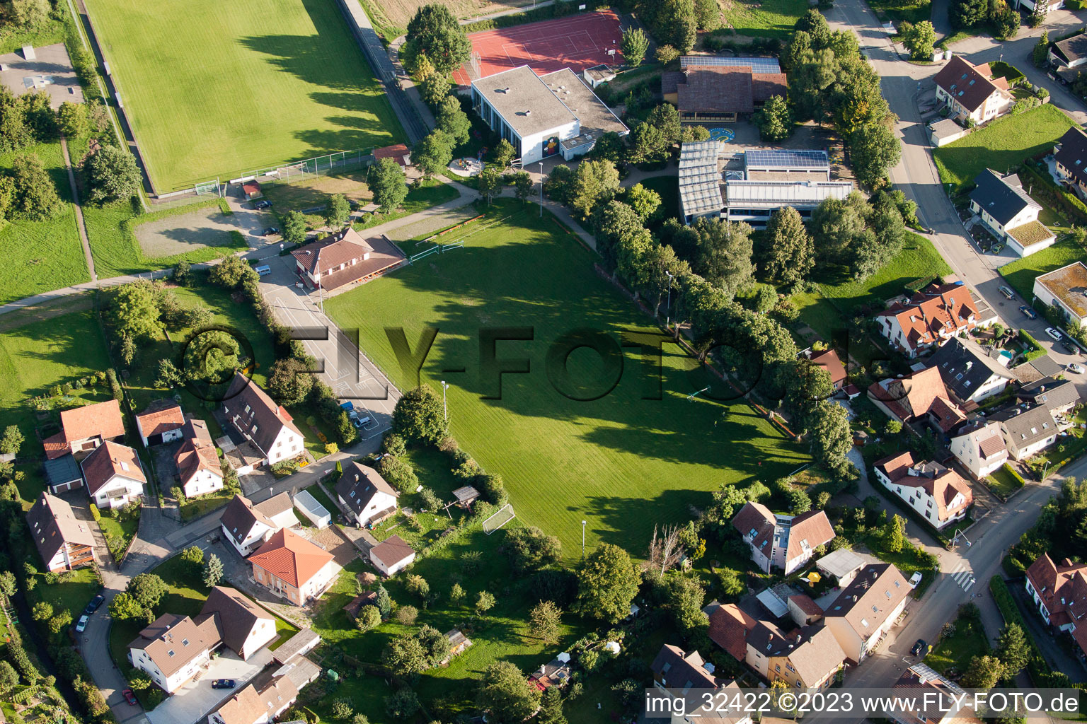 Drohnenbild von Keltern im Bundesland Baden-Württemberg, Deutschland
