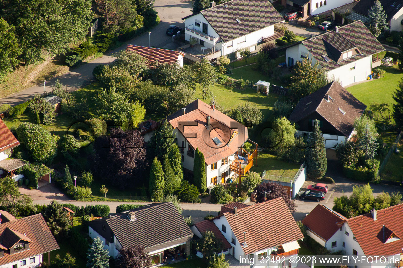Keltern im Bundesland Baden-Württemberg, Deutschland von einer Drohne aus