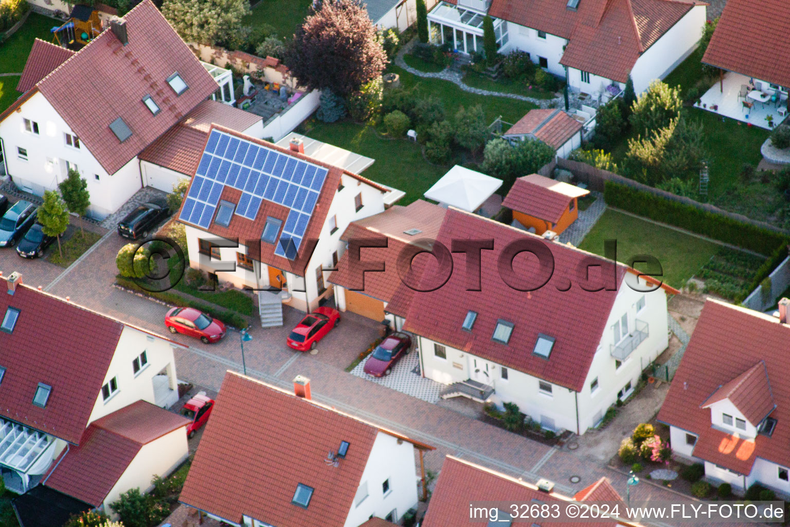 Erlenbach bei Kandel im Bundesland Rheinland-Pfalz, Deutschland von einer Drohne aus