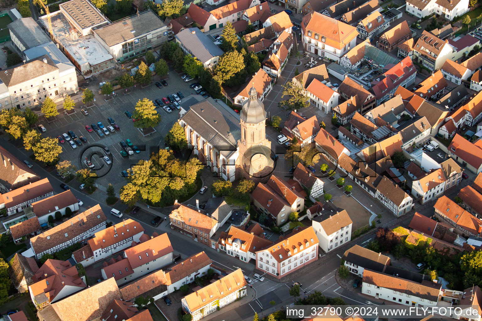 Luftbild von Kandel, Marktplatz, St. Georgskirche im Bundesland Rheinland-Pfalz, Deutschland