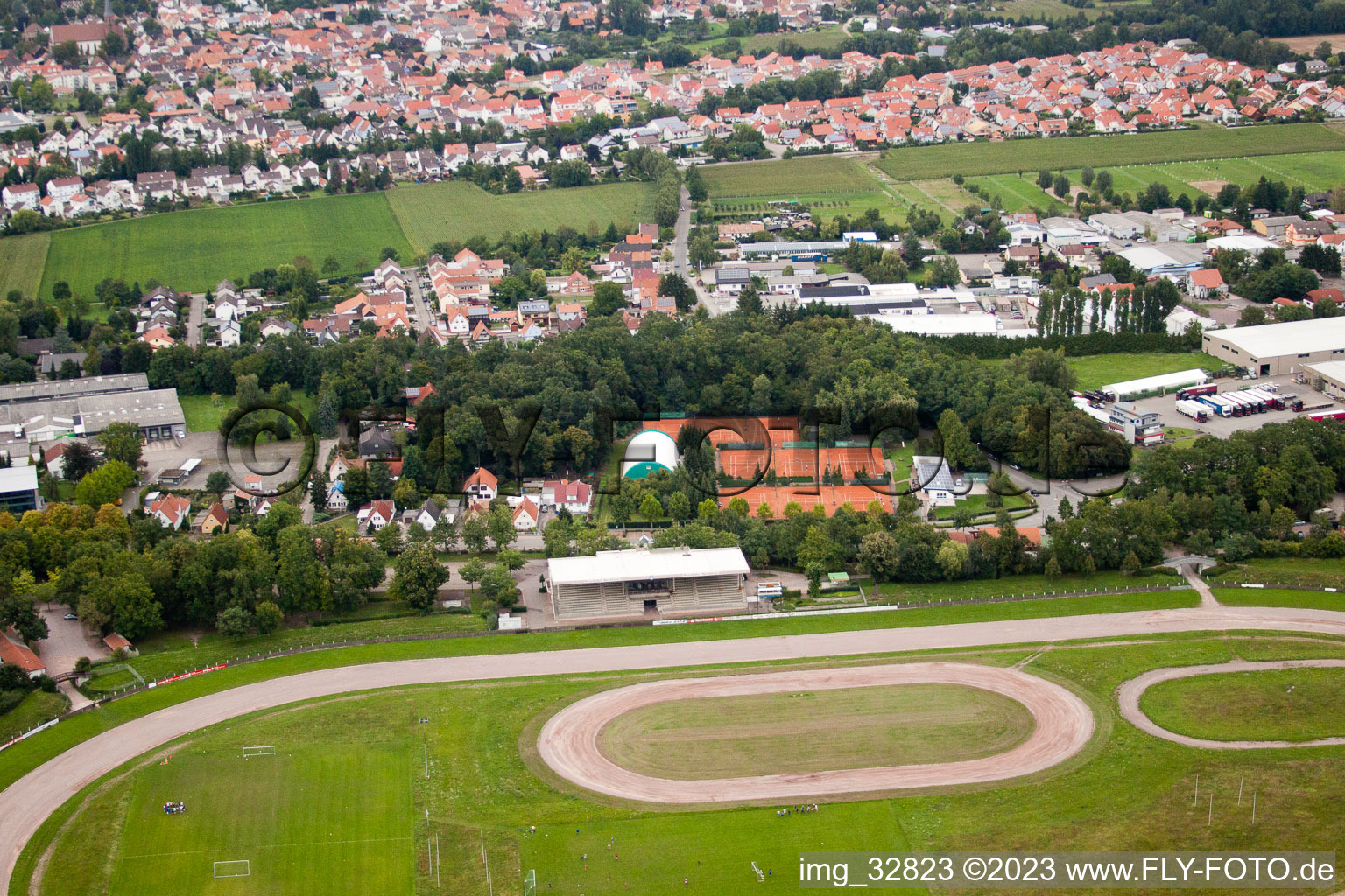 Luftbild von Herxheim, Rennbahn in Herxheim bei Landau/Pfalz im Bundesland Rheinland-Pfalz, Deutschland