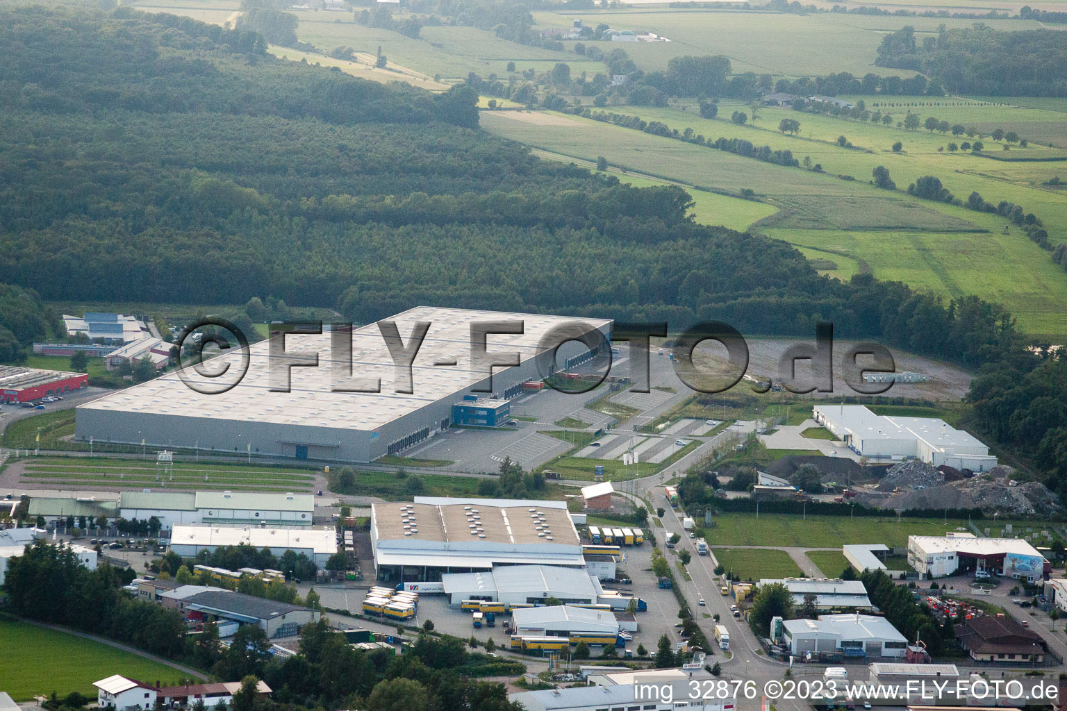 Luftaufnahme von Minderslachen, Gewerbegebiet Horst, Gazely Logistik-Center in Kandel im Bundesland Rheinland-Pfalz, Deutschland