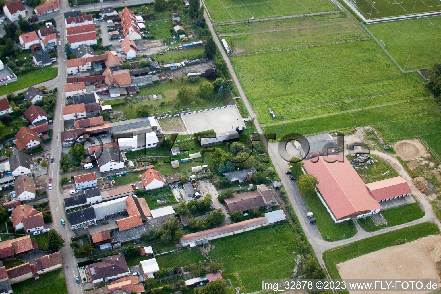 Ortsteil Minderslachen in Kandel im Bundesland Rheinland-Pfalz, Deutschland aus der Luft betrachtet