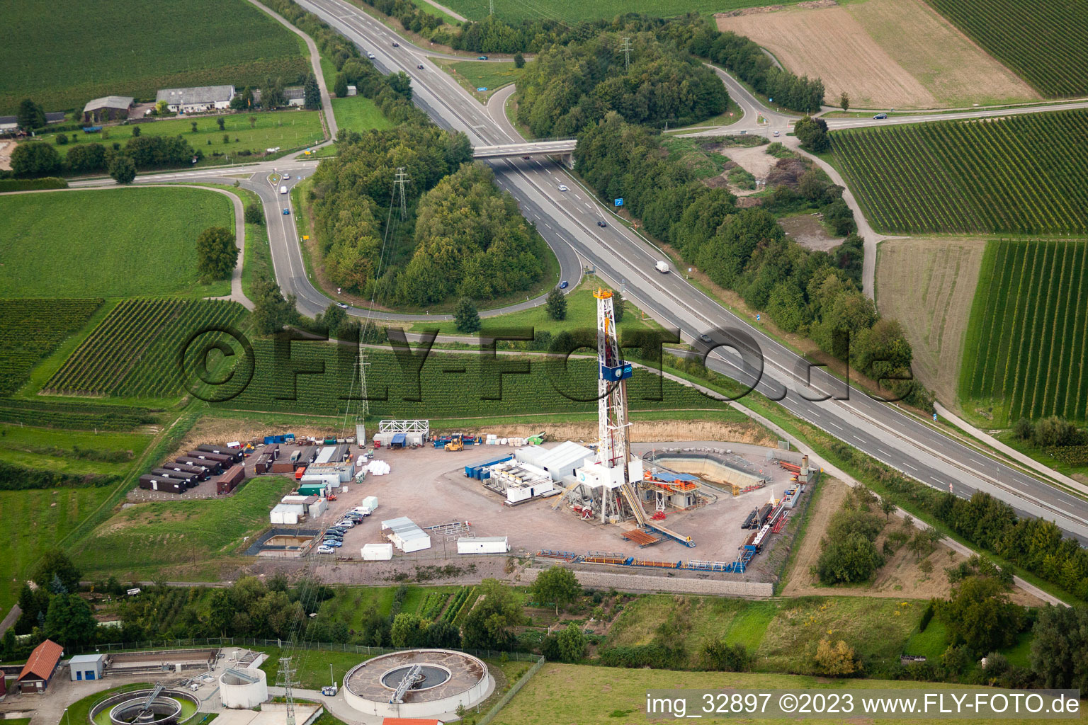 Insheim, Geothermieanlage an der A65, 2. Bohrung im Bundesland Rheinland-Pfalz, Deutschland