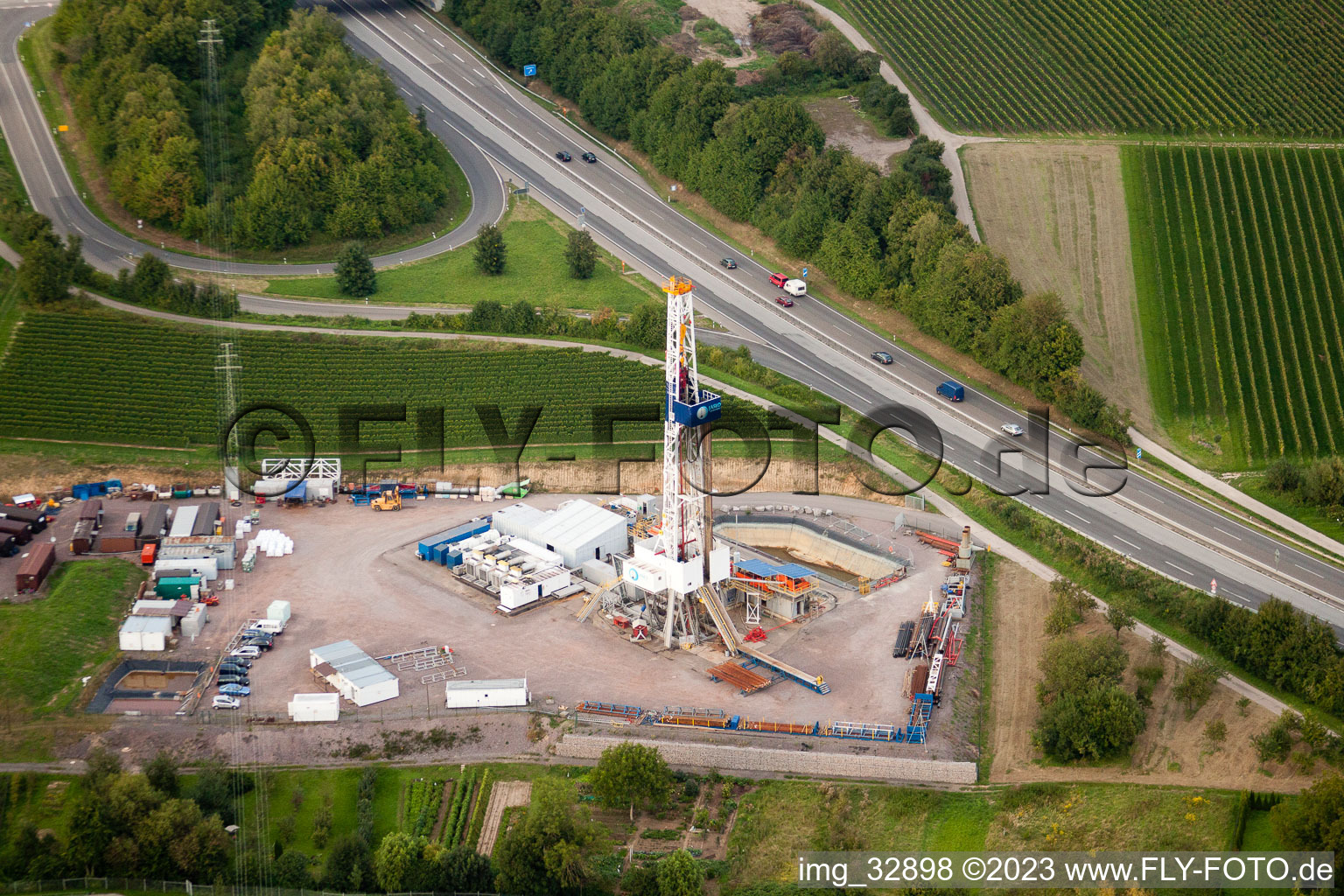 Luftbild von Insheim, Geothermieanlage an der A65, 2. Bohrung im Bundesland Rheinland-Pfalz, Deutschland