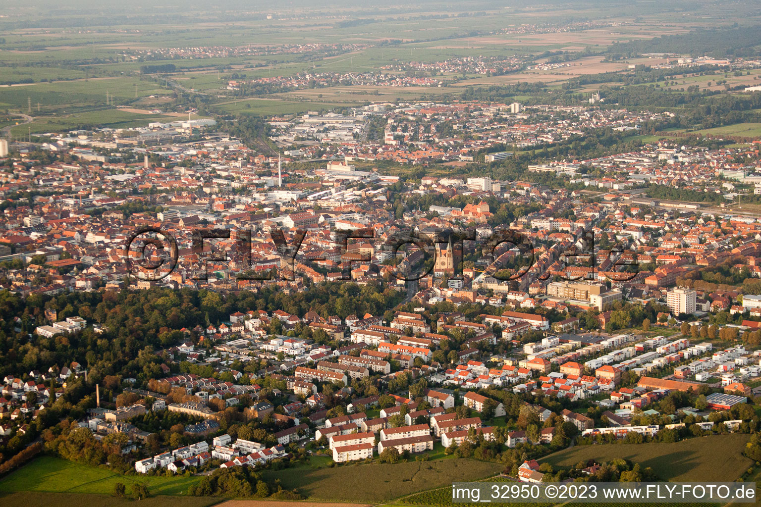 Landau in der Pfalz im Bundesland Rheinland-Pfalz, Deutschland von einer Drohne aus