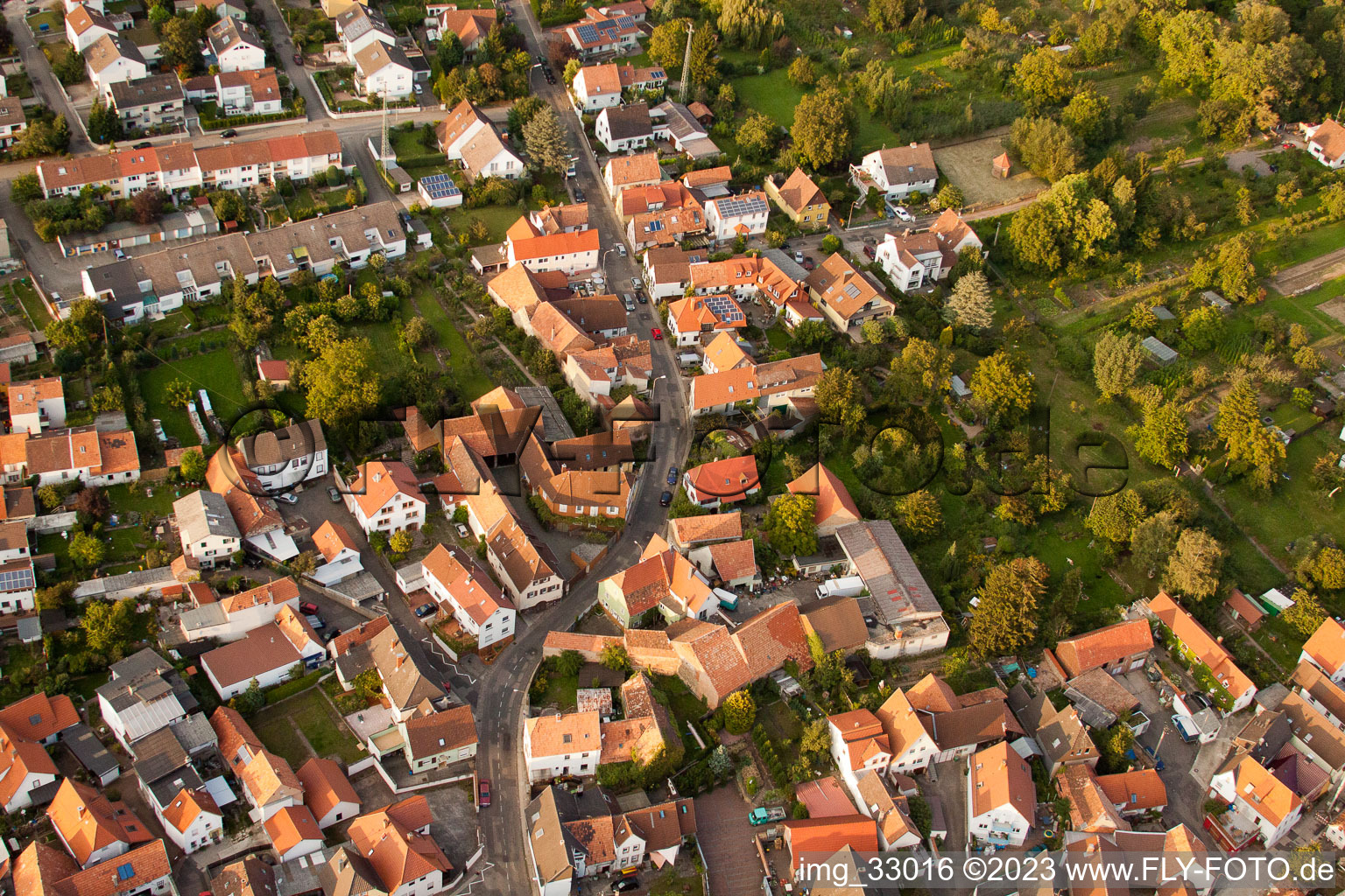 Ortsteil Godramstein in Landau in der Pfalz im Bundesland Rheinland-Pfalz, Deutschland von einer Drohne aus