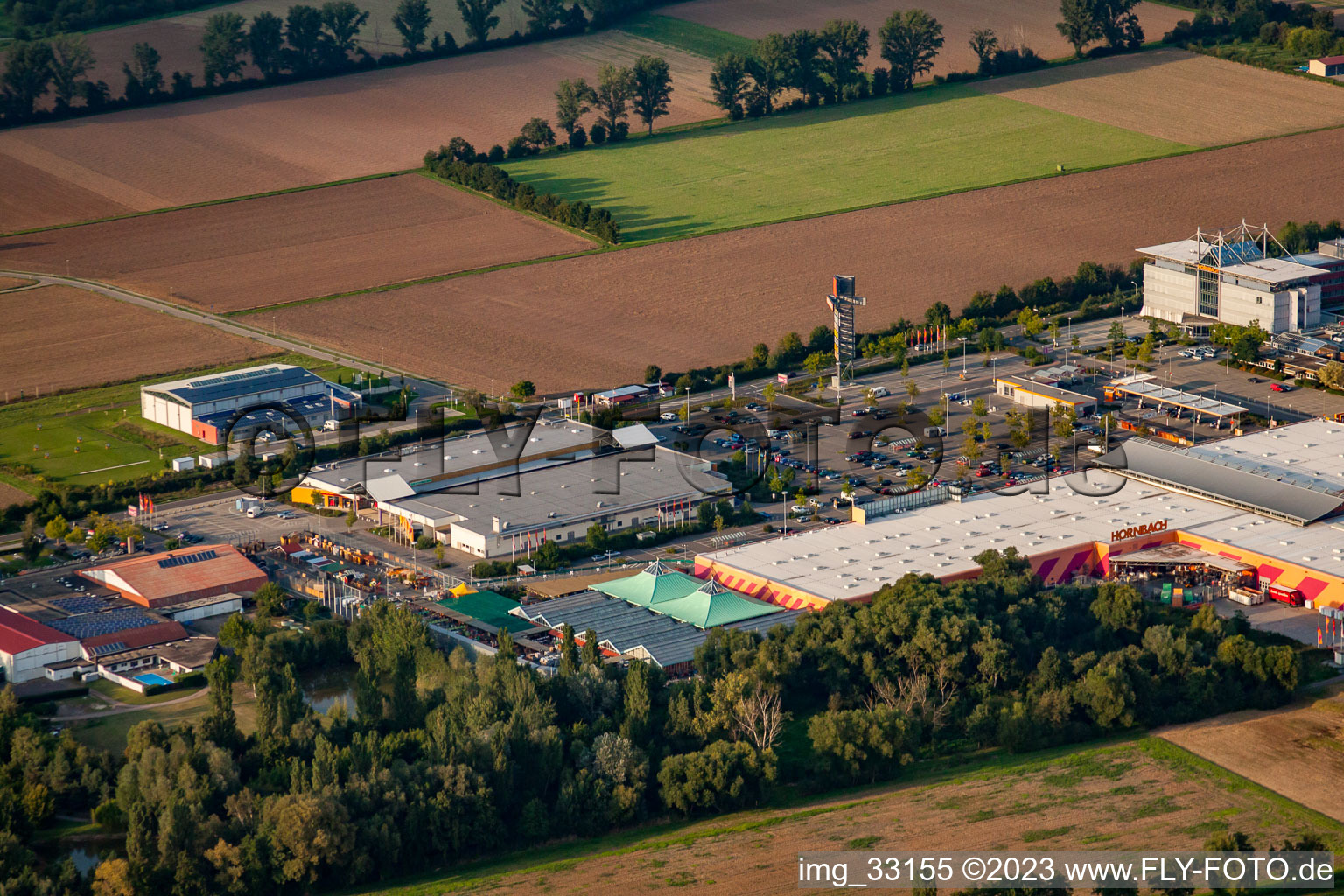 Hornbach Bauzentrum in Bornheim im Bundesland Rheinland-Pfalz, Deutschland aus der Luft