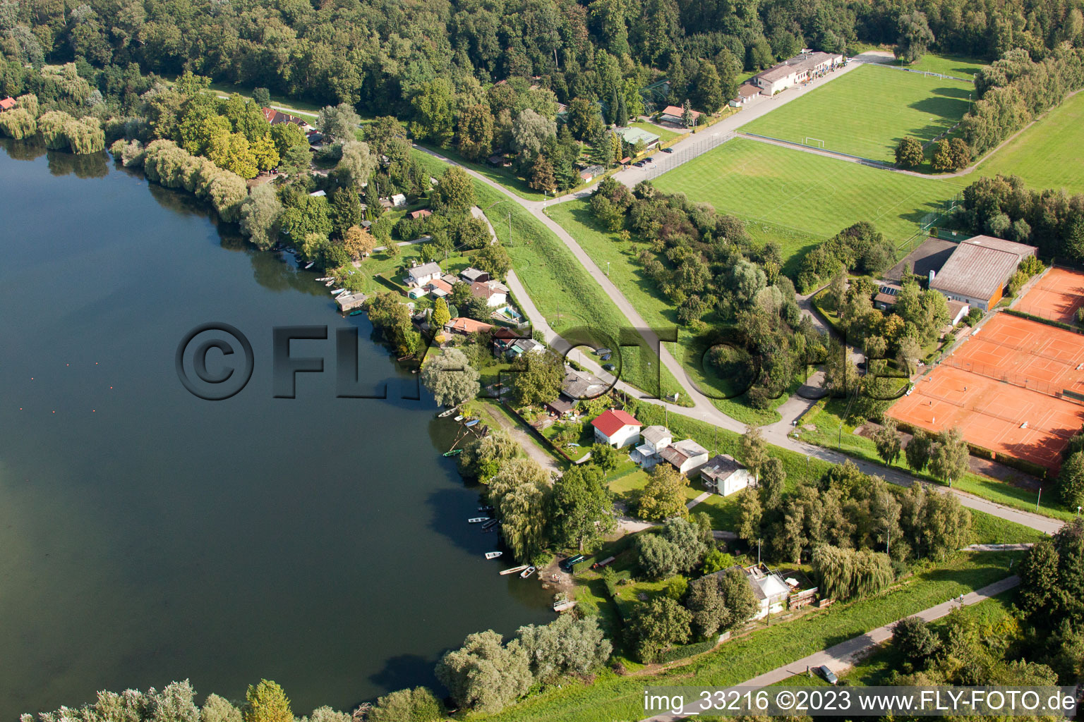 Luftbild von Eggenstein-Leopoldshafen, Sportplätze, FV-Leopoldshafen im Bundesland Baden-Württemberg, Deutschland