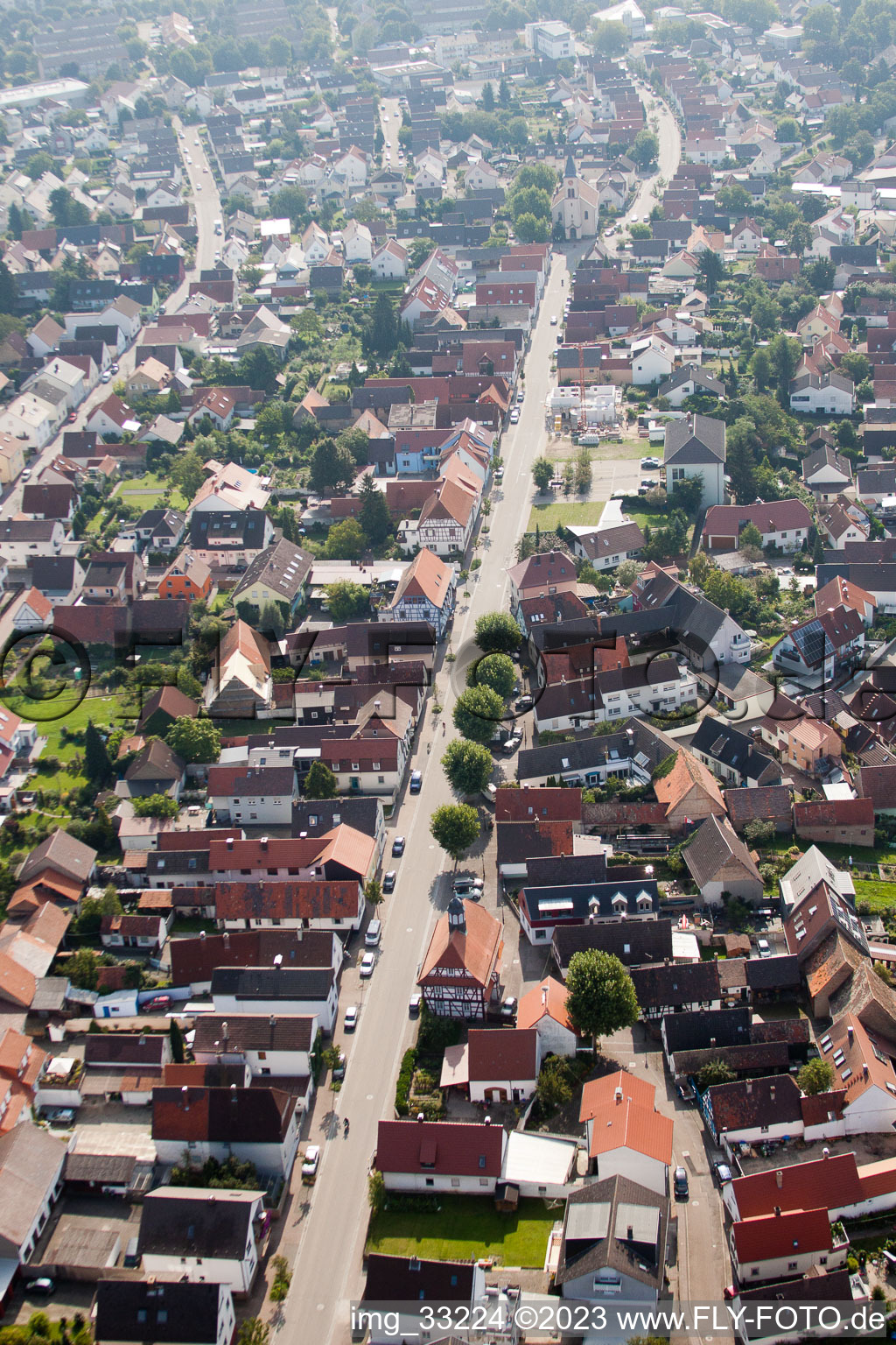 Luftaufnahme von Leopoldstr im Ortsteil Leopoldshafen in Eggenstein-Leopoldshafen im Bundesland Baden-Württemberg, Deutschland
