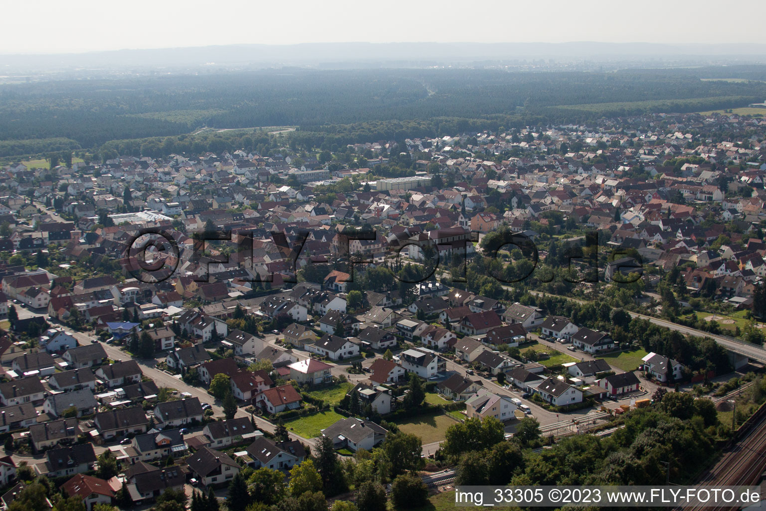Drohnenbild von Ortsteil Neudorf in Graben-Neudorf im Bundesland Baden-Württemberg, Deutschland