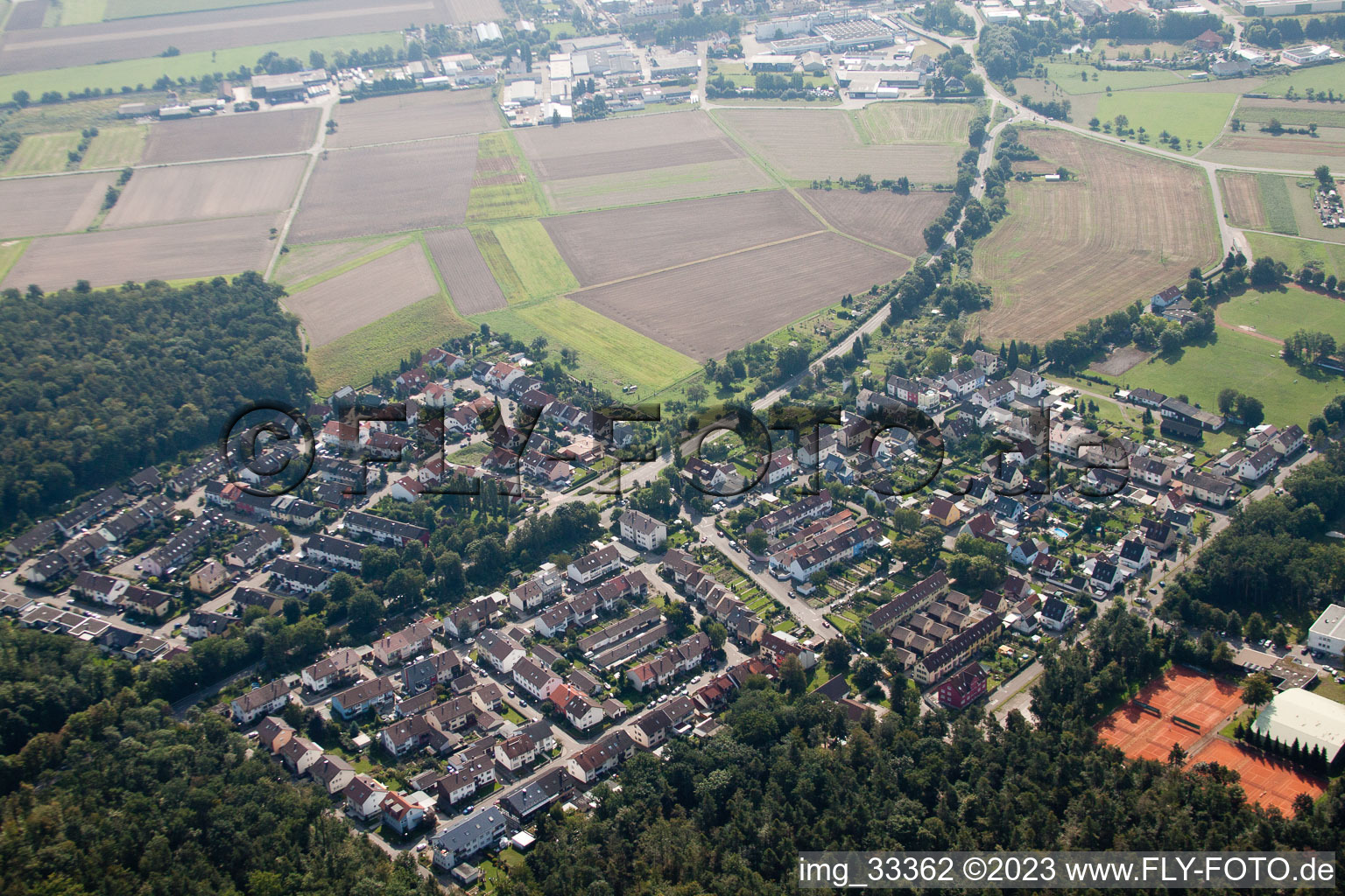 Luftbild von Weingarten, Waldbrücke im Bundesland Baden-Württemberg, Deutschland