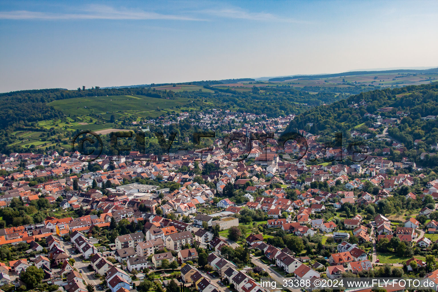 Schrägluftbild von Weingarten im Bundesland Baden-Württemberg, Deutschland