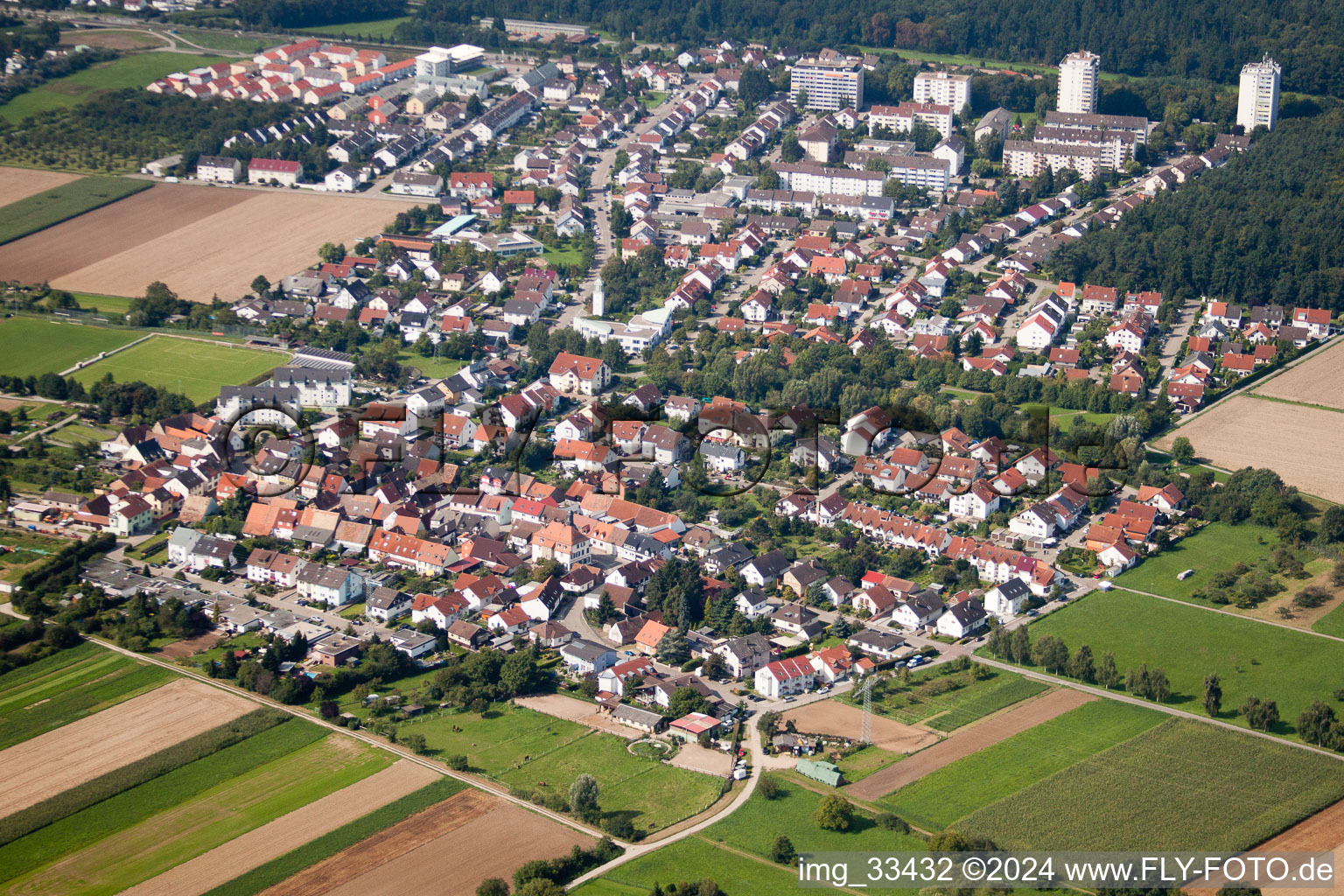 Luftbild von Dorf - Ansicht im Ortsteil Büchig in Stutensee im Bundesland Baden-Württemberg, Deutschland