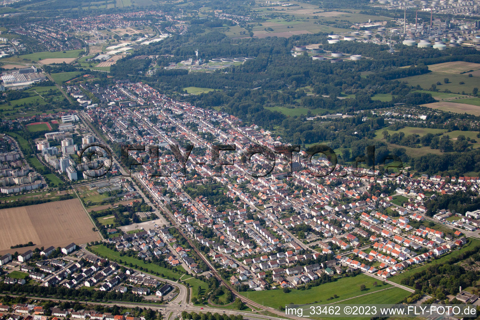 Ortsteil Neureut in Karlsruhe im Bundesland Baden-Württemberg, Deutschland aus der Luft betrachtet