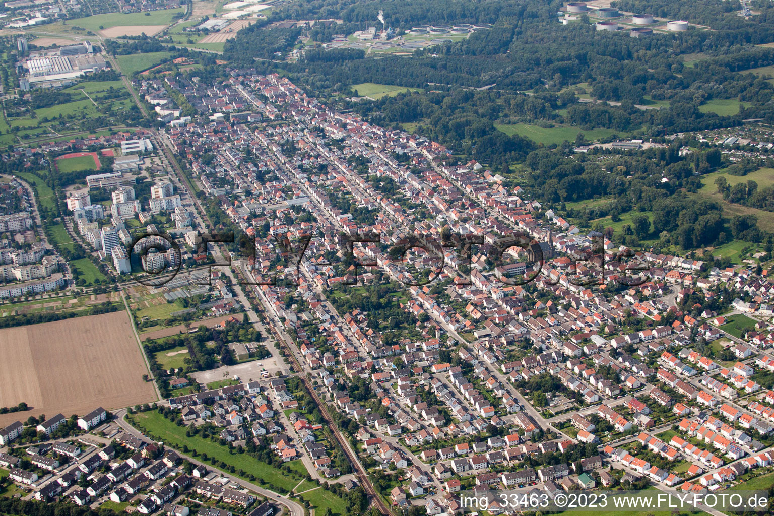 Drohnenaufname von Ortsteil Neureut in Karlsruhe im Bundesland Baden-Württemberg, Deutschland