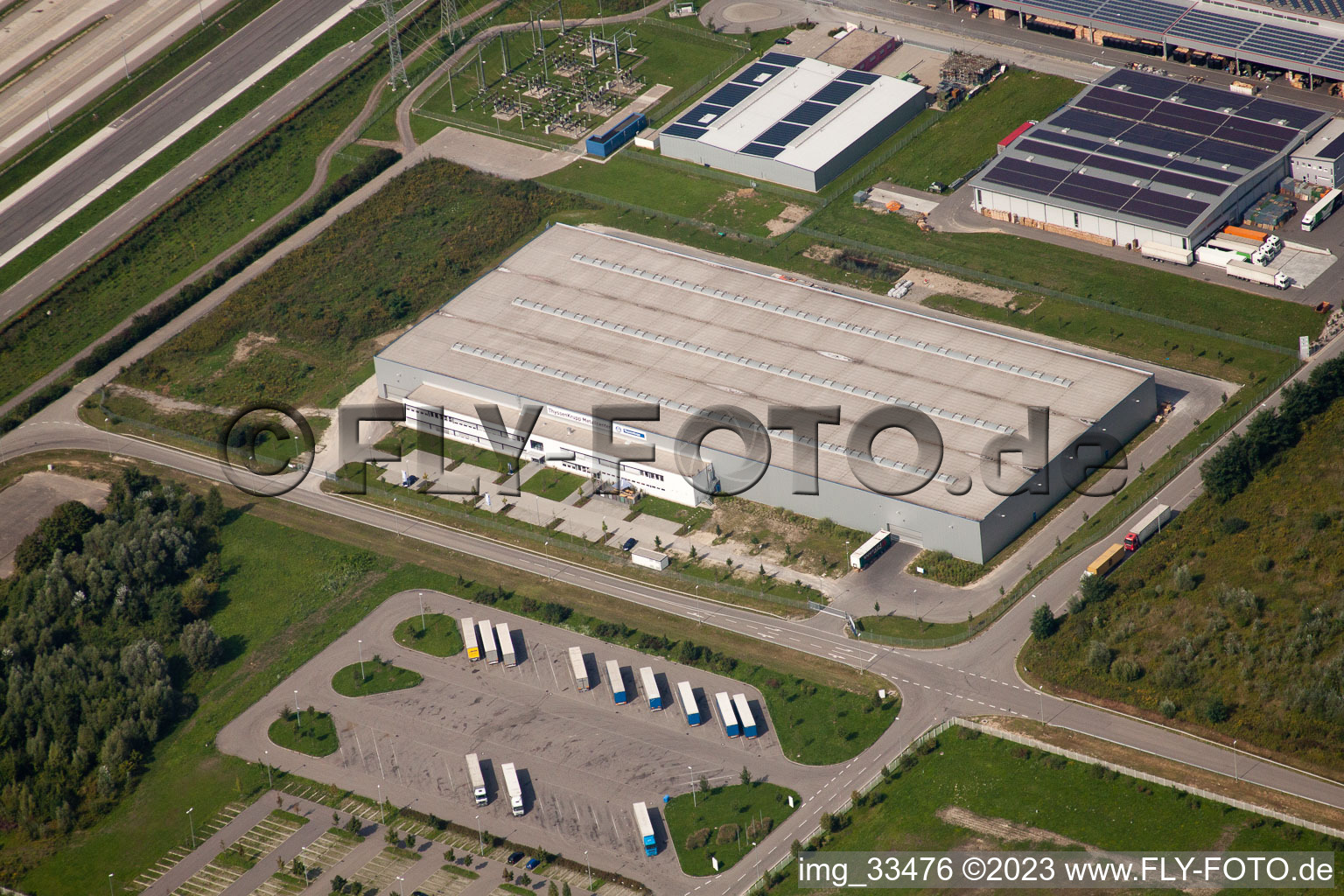Luftaufnahme von Wörth am Rhein, Industriegebiet Oberwald, Logistikfirmen im Ortsteil Maximiliansau im Bundesland Rheinland-Pfalz, Deutschland