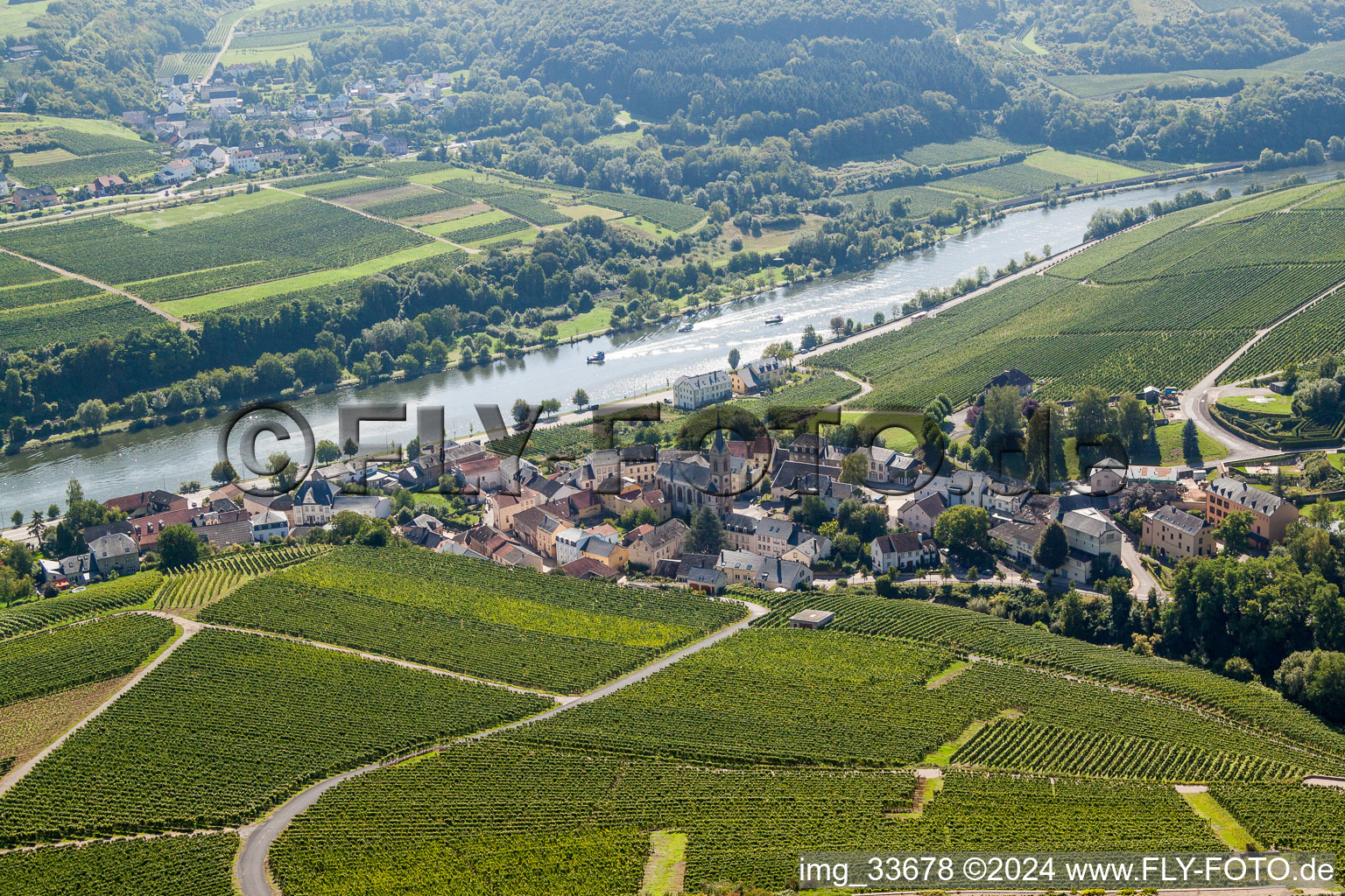 Dorfkern an den Fluß- Uferbereichen der Mosel in Wormeldange in Grevenmacher im Bundesland Gréiwemaacher, Luxemburg
