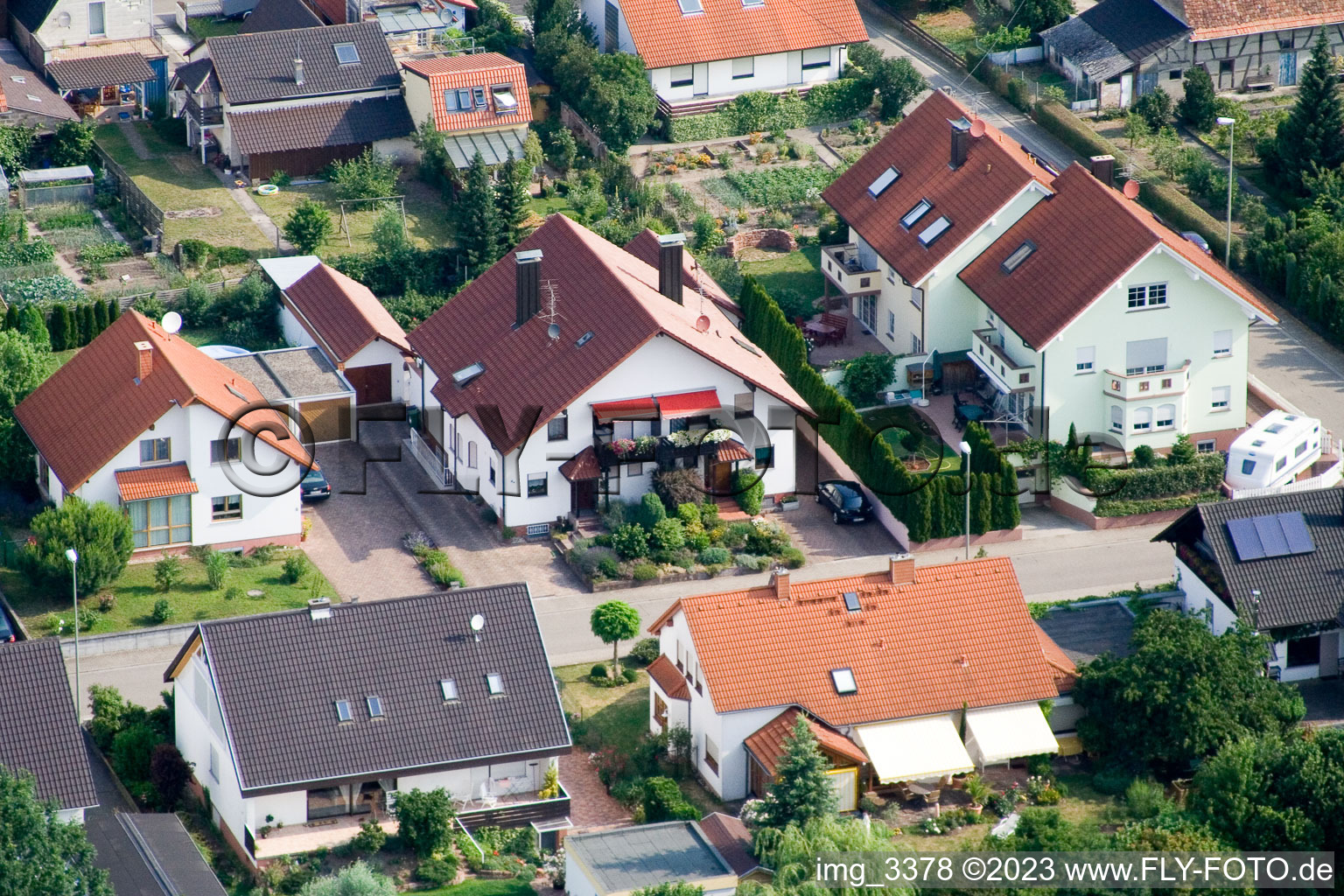 Luftaufnahme von Minfeld, Im Leisegarten im Bundesland Rheinland-Pfalz, Deutschland
