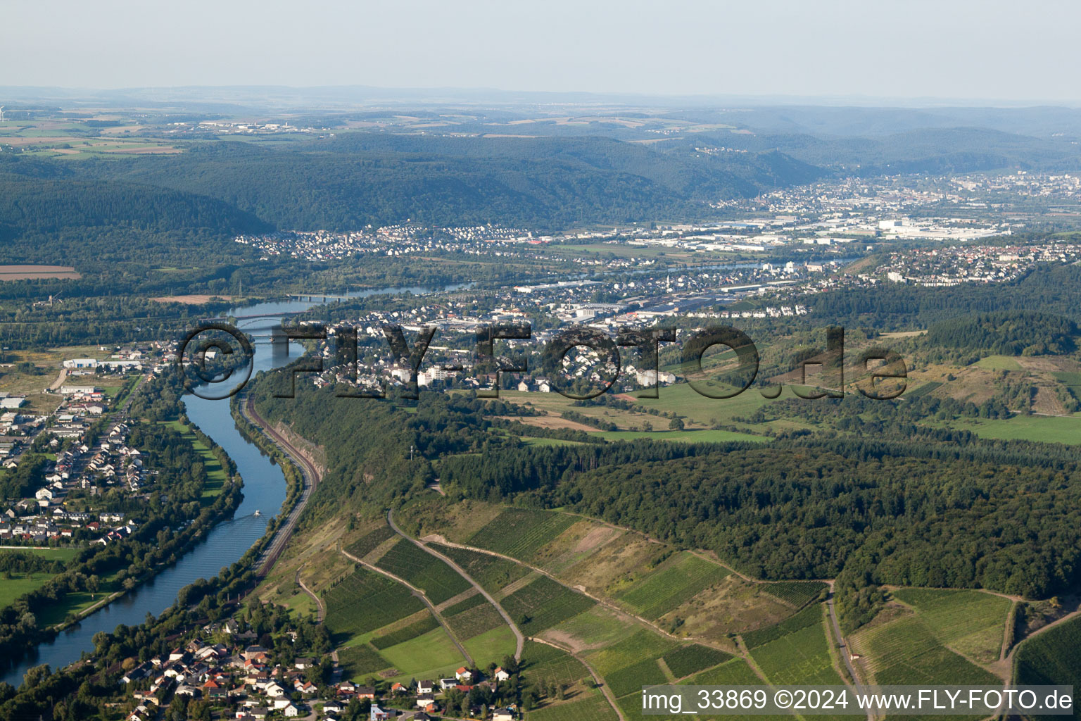 Uferbereiche entlang der Fluß- Mündung der Saar in die Mosel im Ortsteil Könen in Konz im Bundesland Rheinland-Pfalz, Deutschland