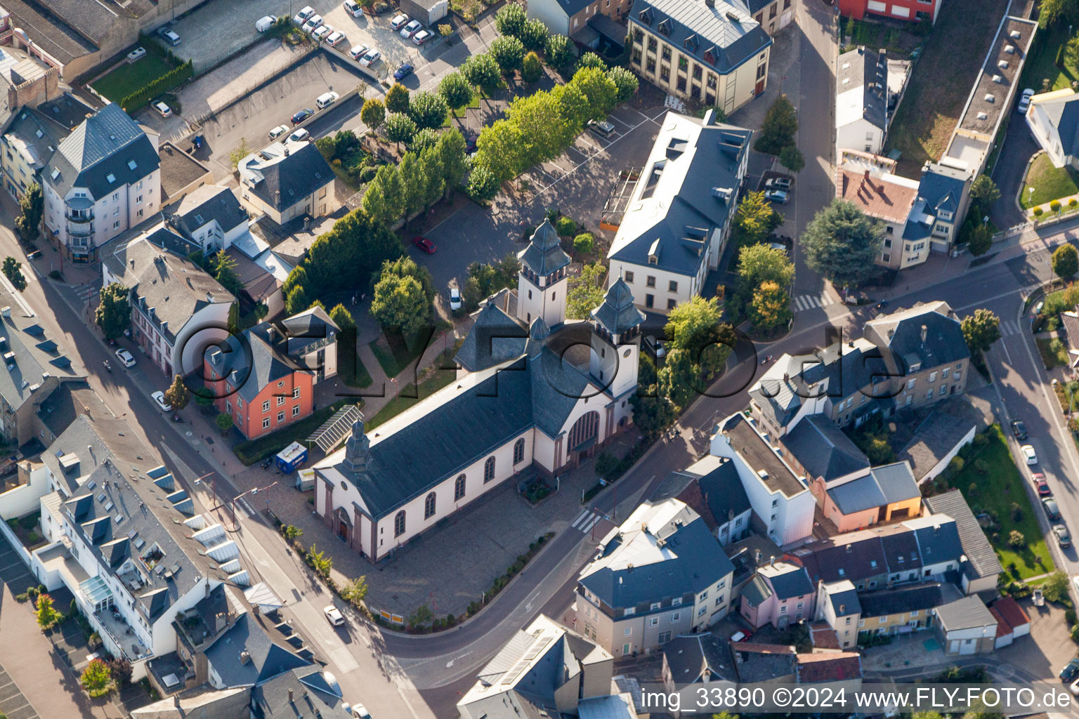 Kirchengebäude von St. Martin in Mertert in Grevenmacher im Bundesland Gréiwemaacher, Luxemburg