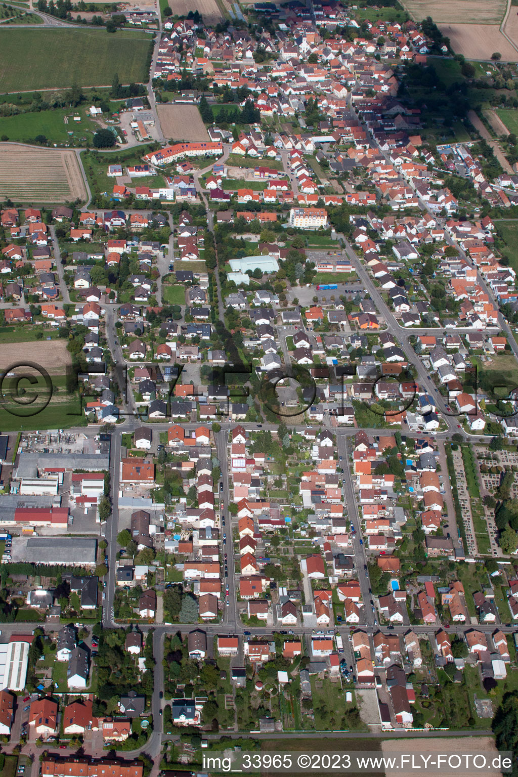 Westheim im Bundesland Rheinland-Pfalz, Deutschland von der Drohne aus gesehen