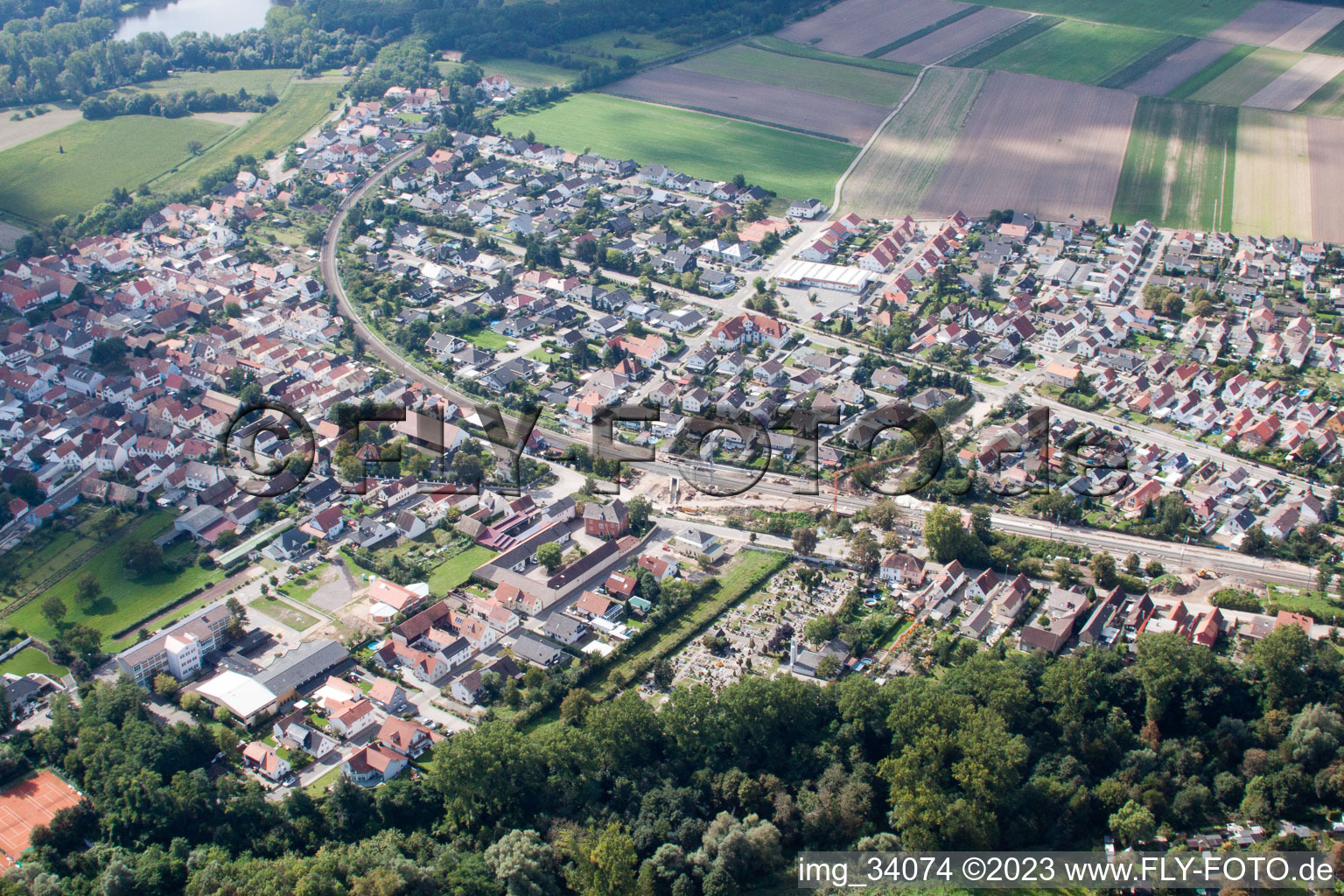 Ortsteil Sondernheim in Germersheim im Bundesland Rheinland-Pfalz, Deutschland vom Flugzeug aus