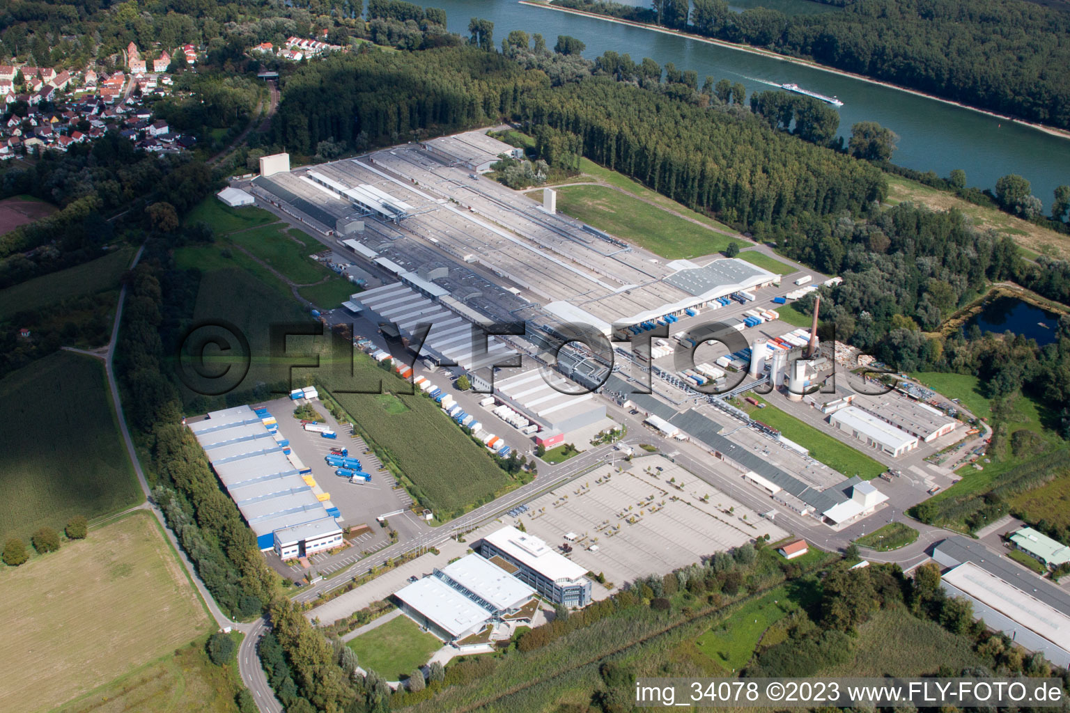 Germersheim, Nolte-Möbel/Holzwerk GmbH im Bundesland Rheinland-Pfalz, Deutschland aus der Luft betrachtet