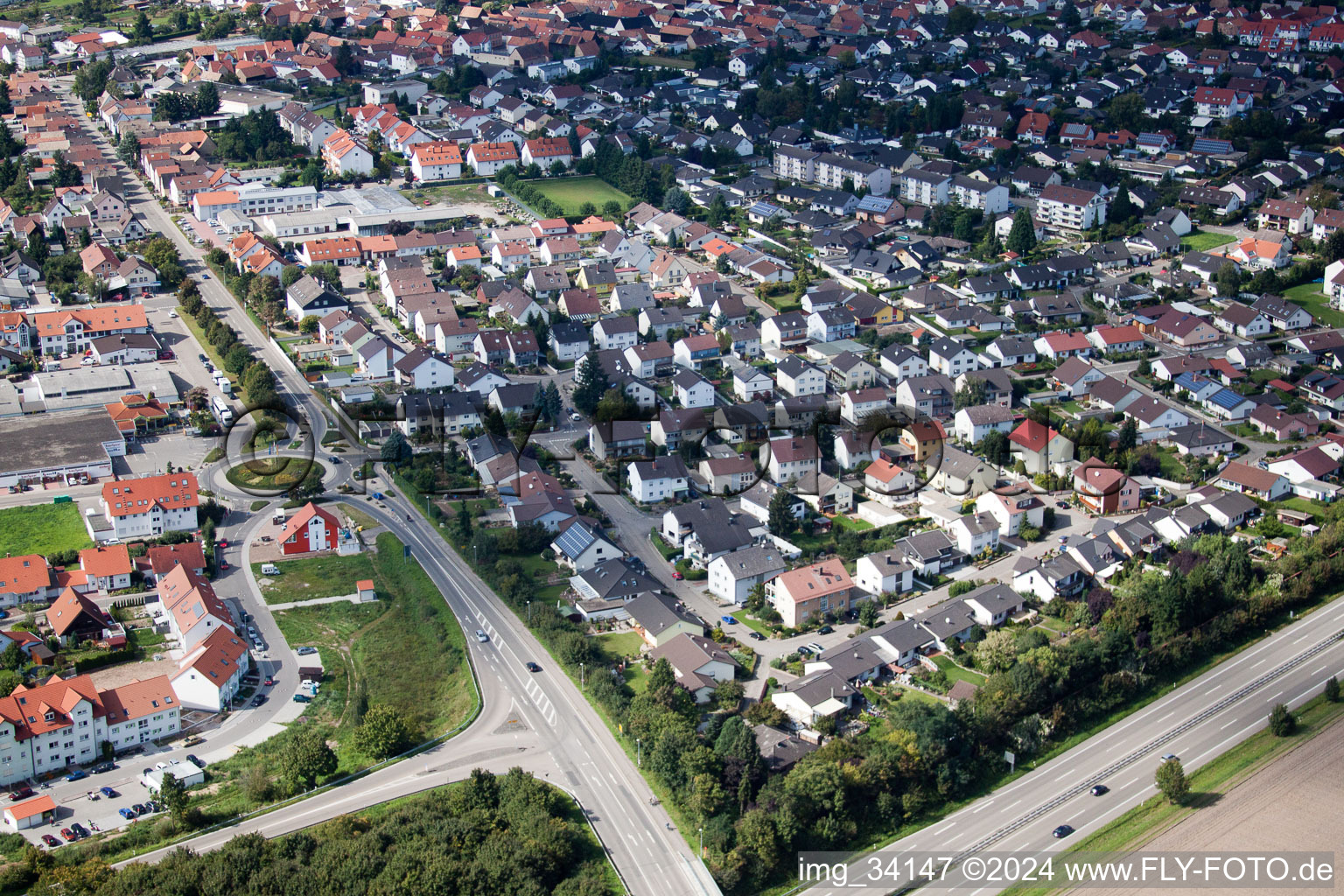 Rülzheim im Bundesland Rheinland-Pfalz, Deutschland aus der Drohnenperspektive