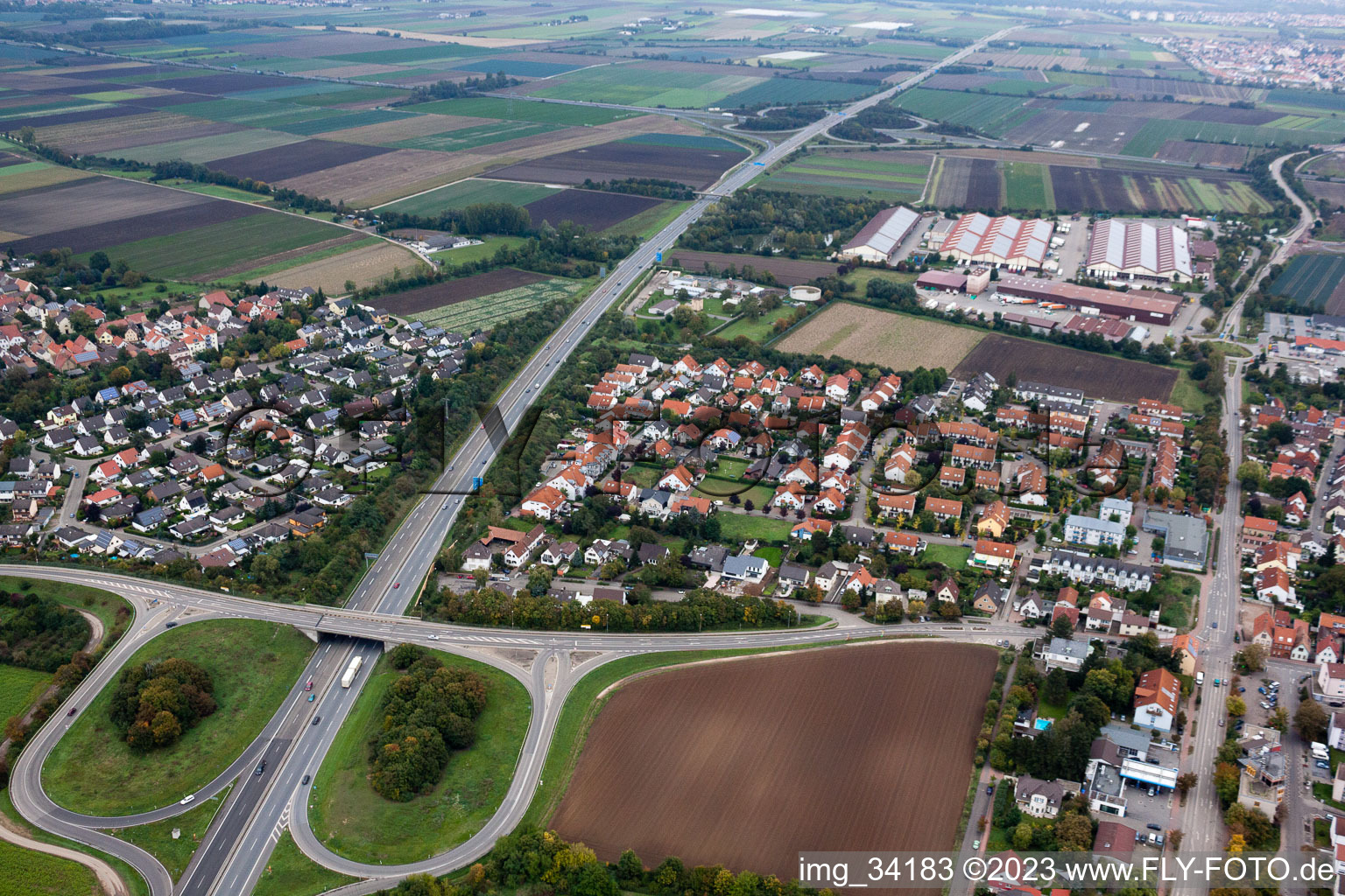 Luftaufnahme von Ortsteil Dannstadt in Dannstadt-Schauernheim im Bundesland Rheinland-Pfalz, Deutschland