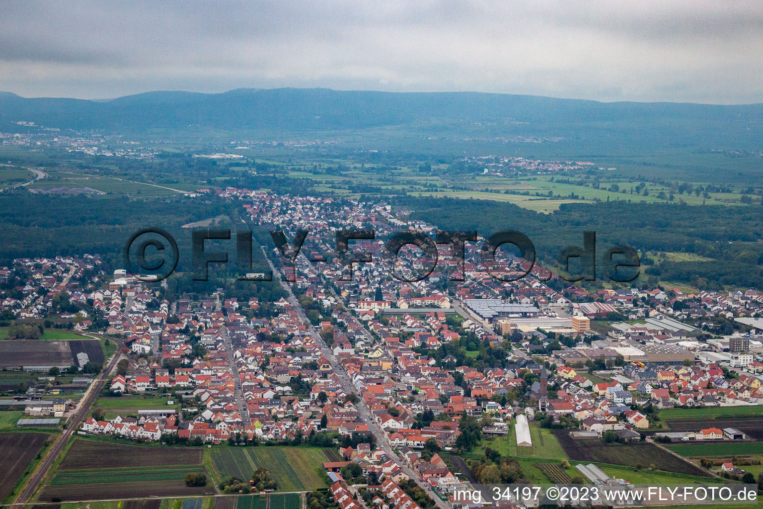 Luftbild von Maxdorf im Bundesland Rheinland-Pfalz, Deutschland