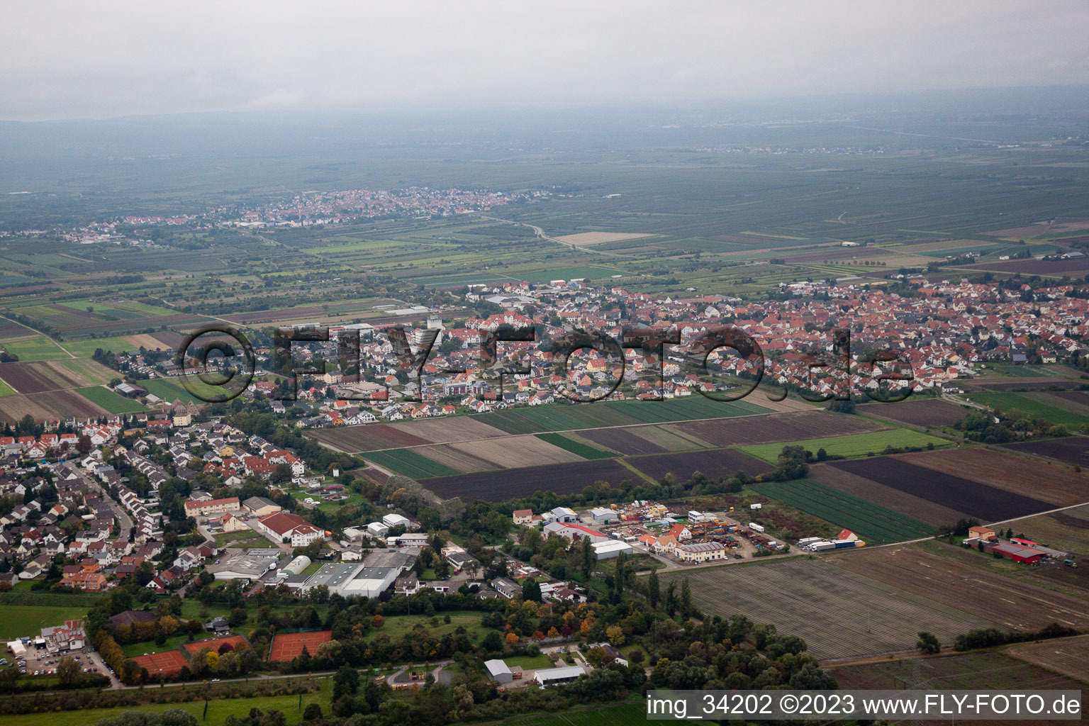 Luftbild von Lambsheim im Bundesland Rheinland-Pfalz, Deutschland