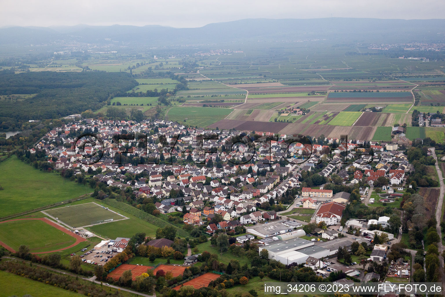Luftaufnahme von Lambsheim im Bundesland Rheinland-Pfalz, Deutschland