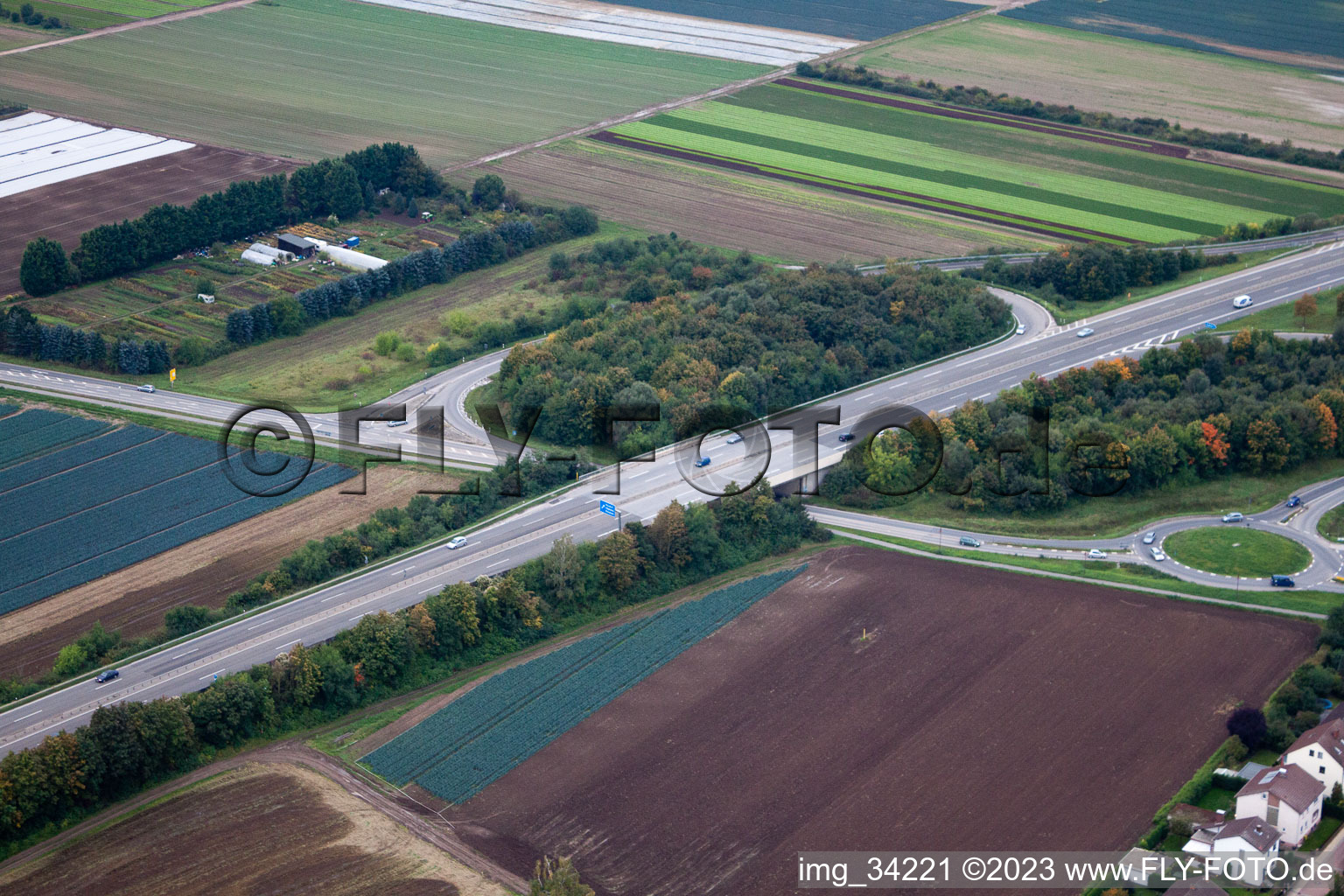 Drohnenbild von Maxdorf im Bundesland Rheinland-Pfalz, Deutschland