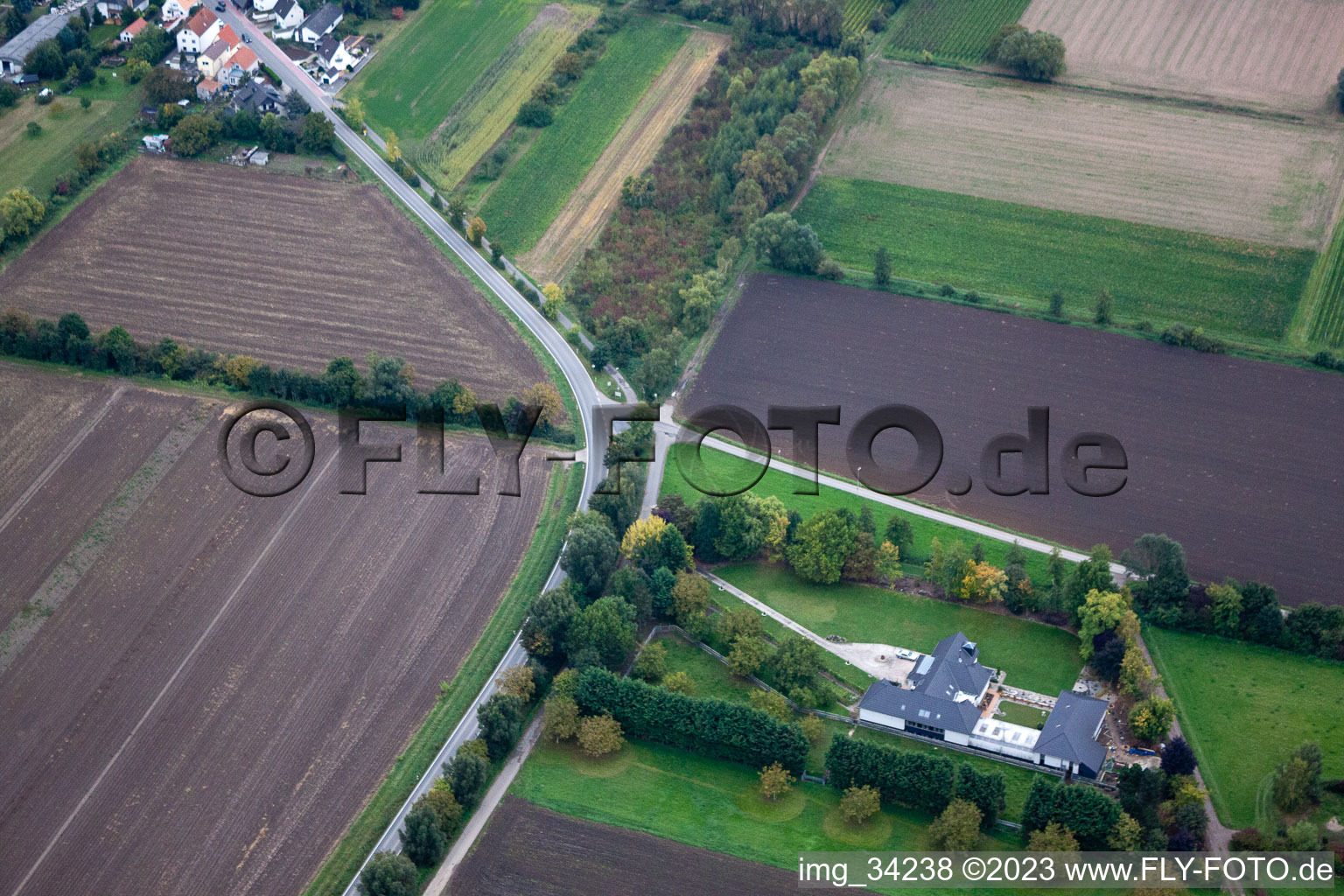 Gönnheim im Bundesland Rheinland-Pfalz, Deutschland von der Drohne aus gesehen